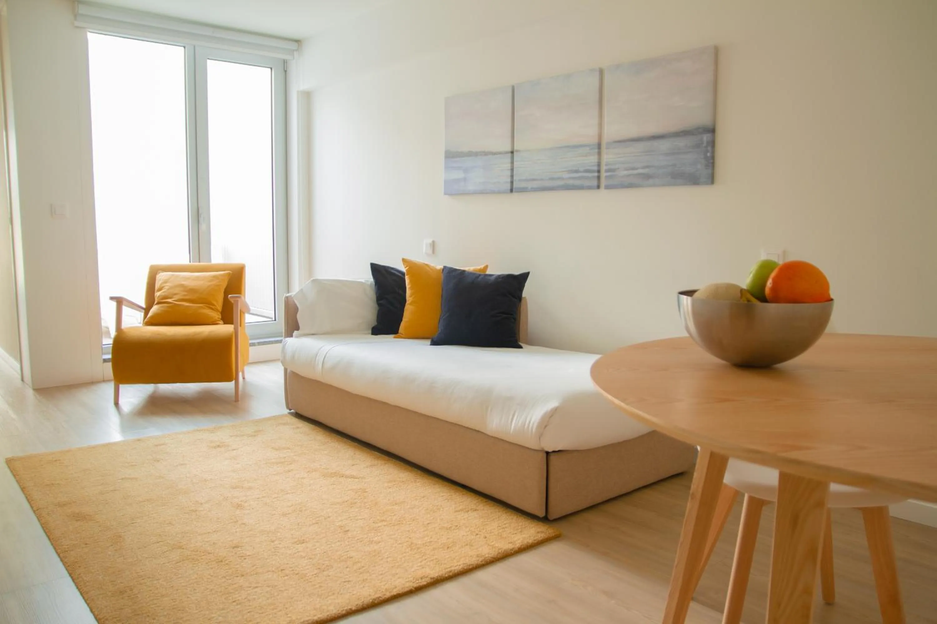 Seating area, Bed in room Select Porto Suites