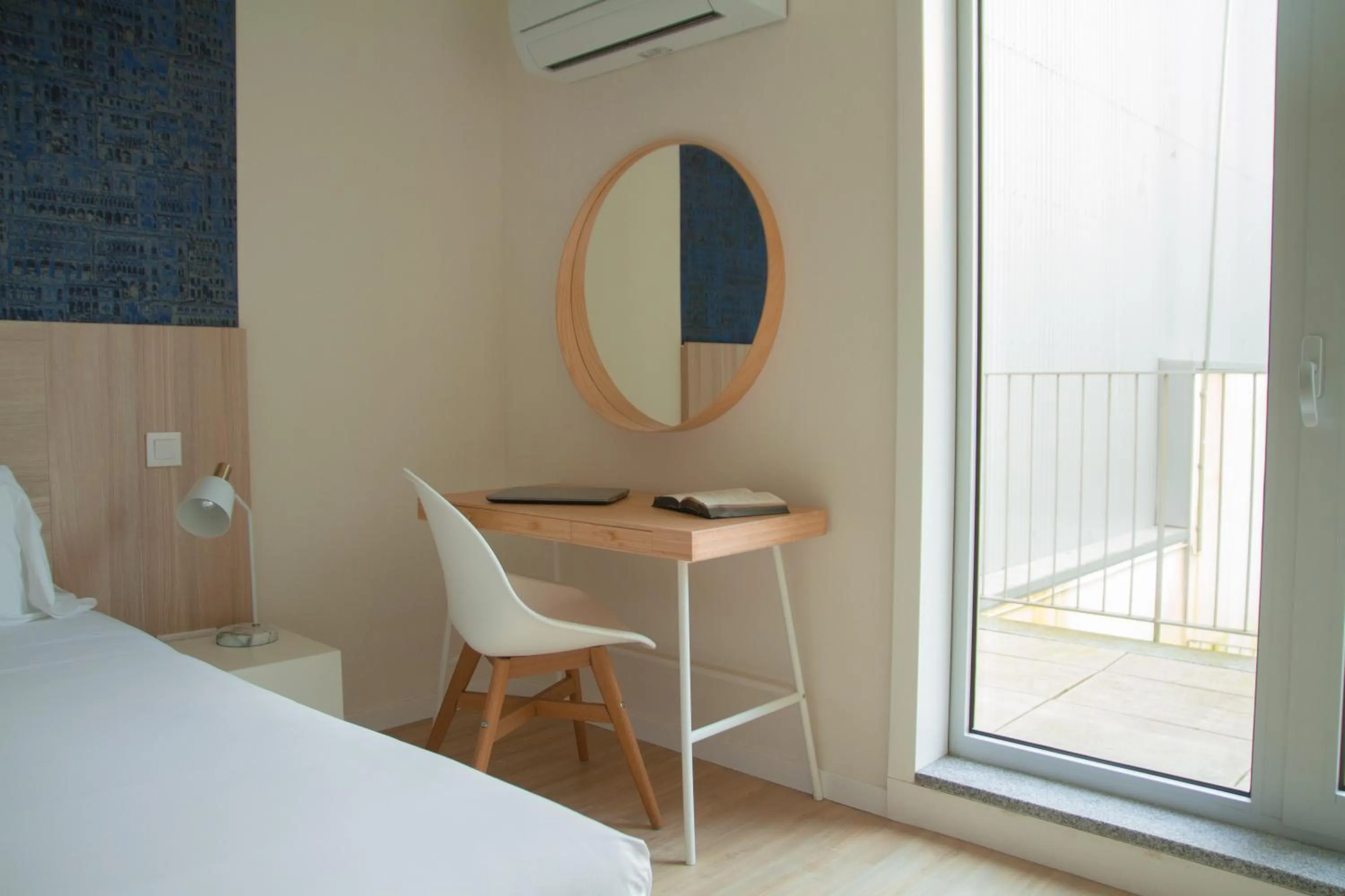 Area and facilities, Bed in room Select Porto Suites