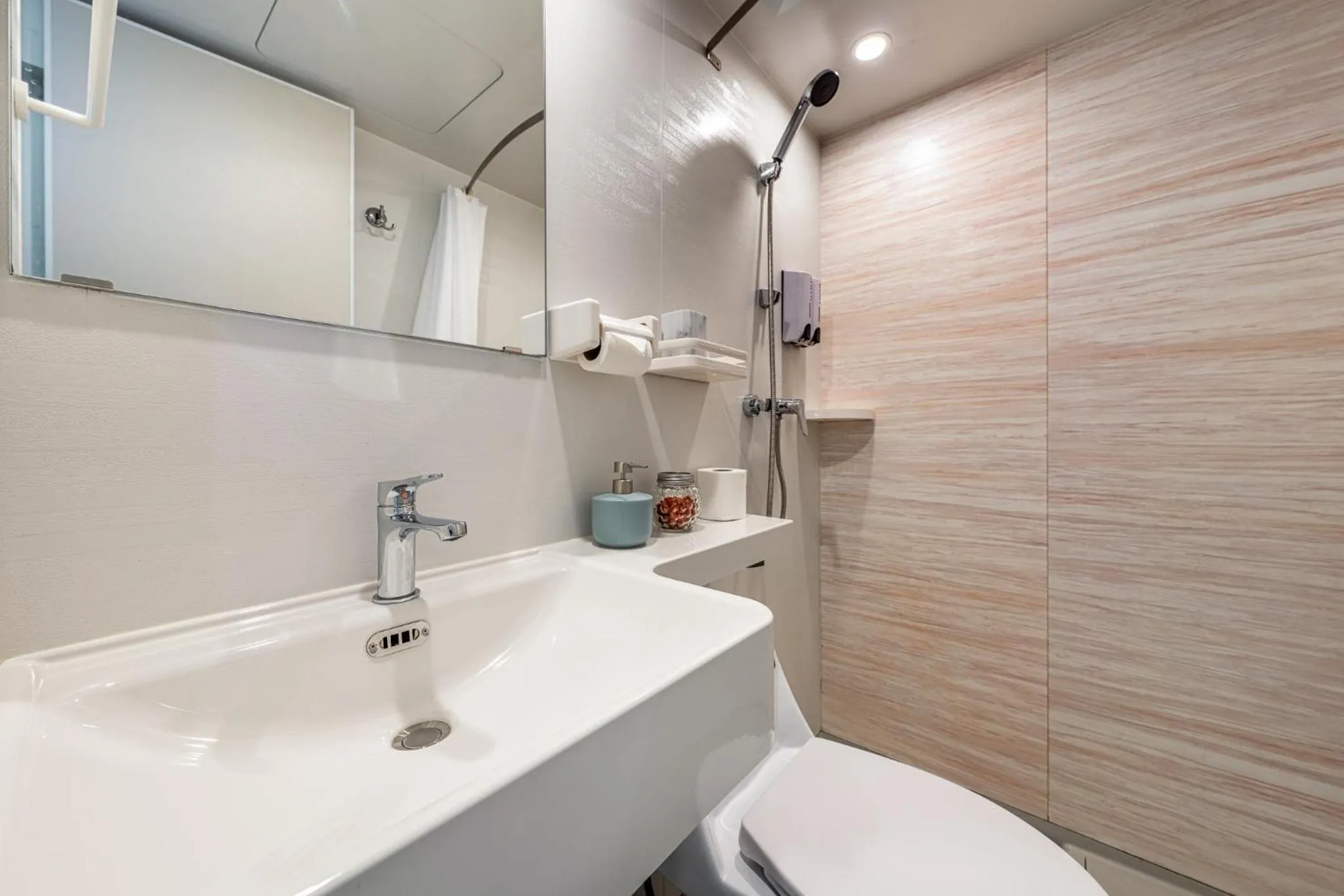 Bathroom in The Berry Boutique