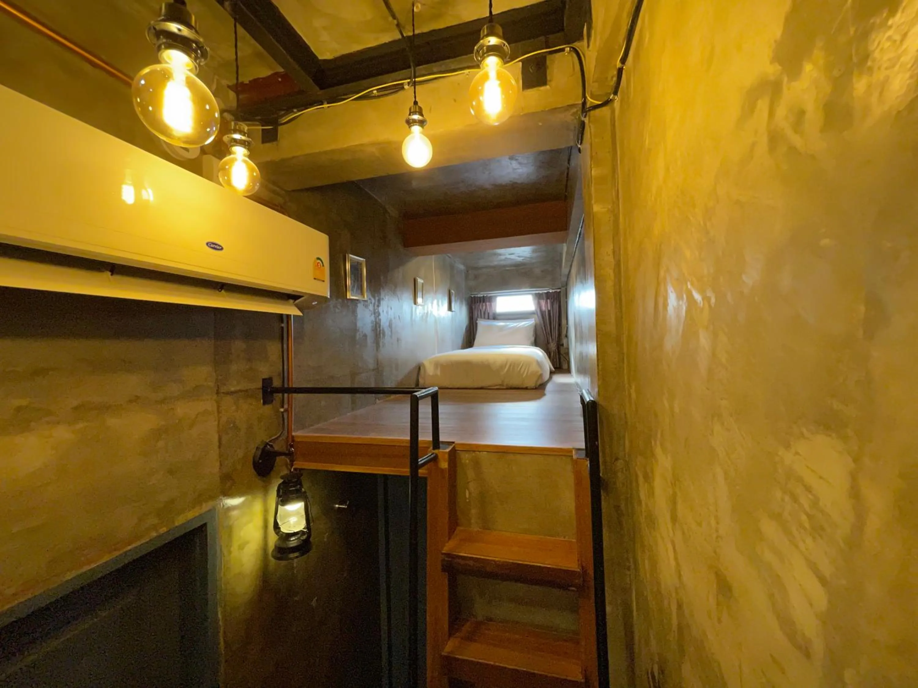 Bedroom in Central Old Town Cottage