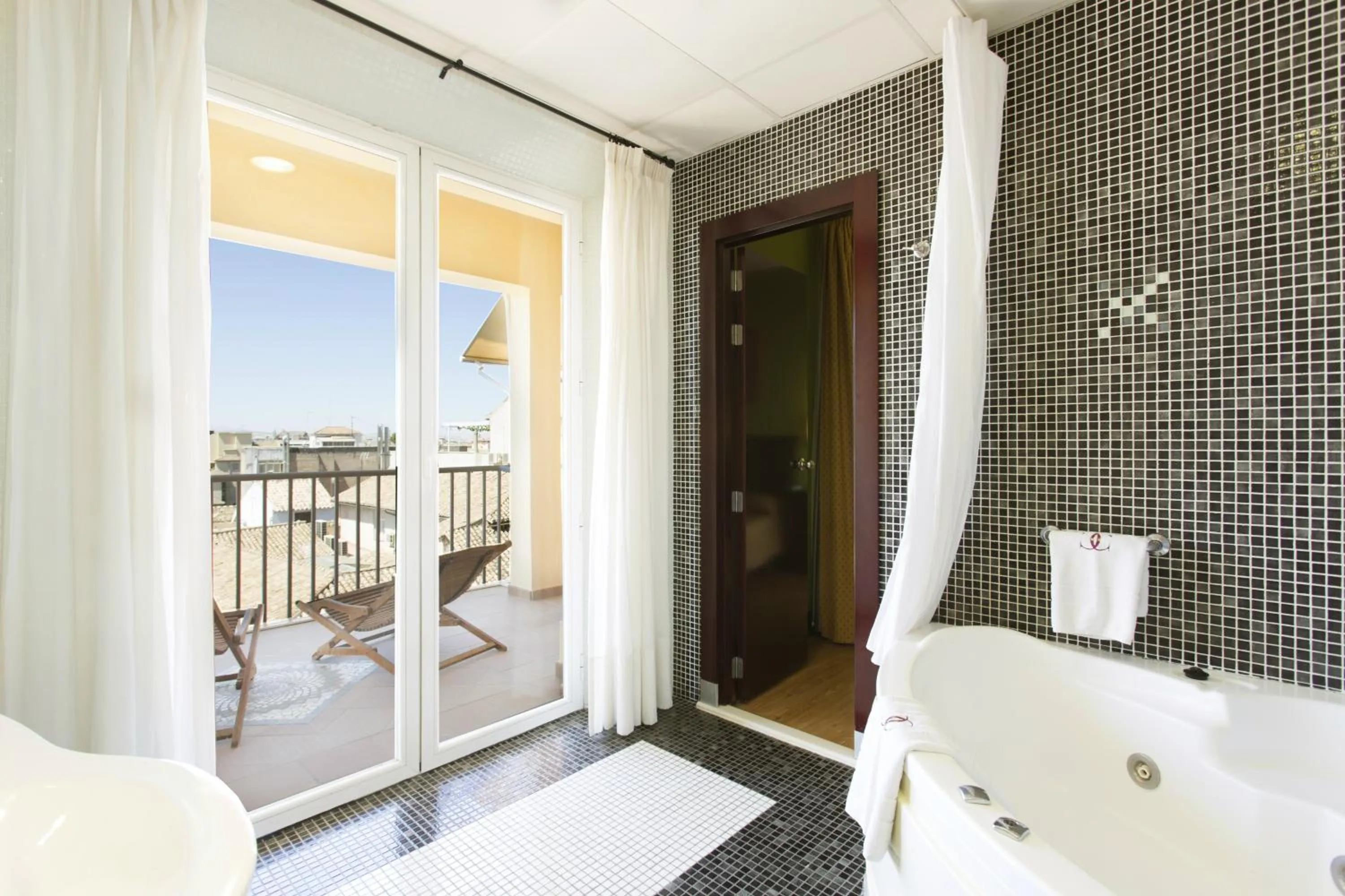 Hot Tub in Hotel Carlos V