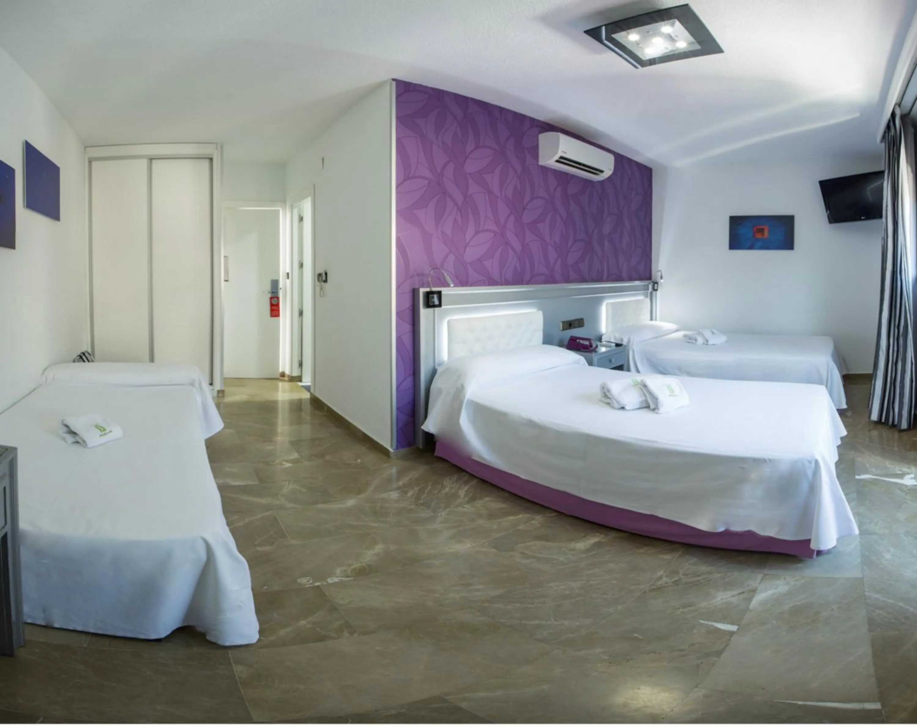 Bed in Hotel Molinos