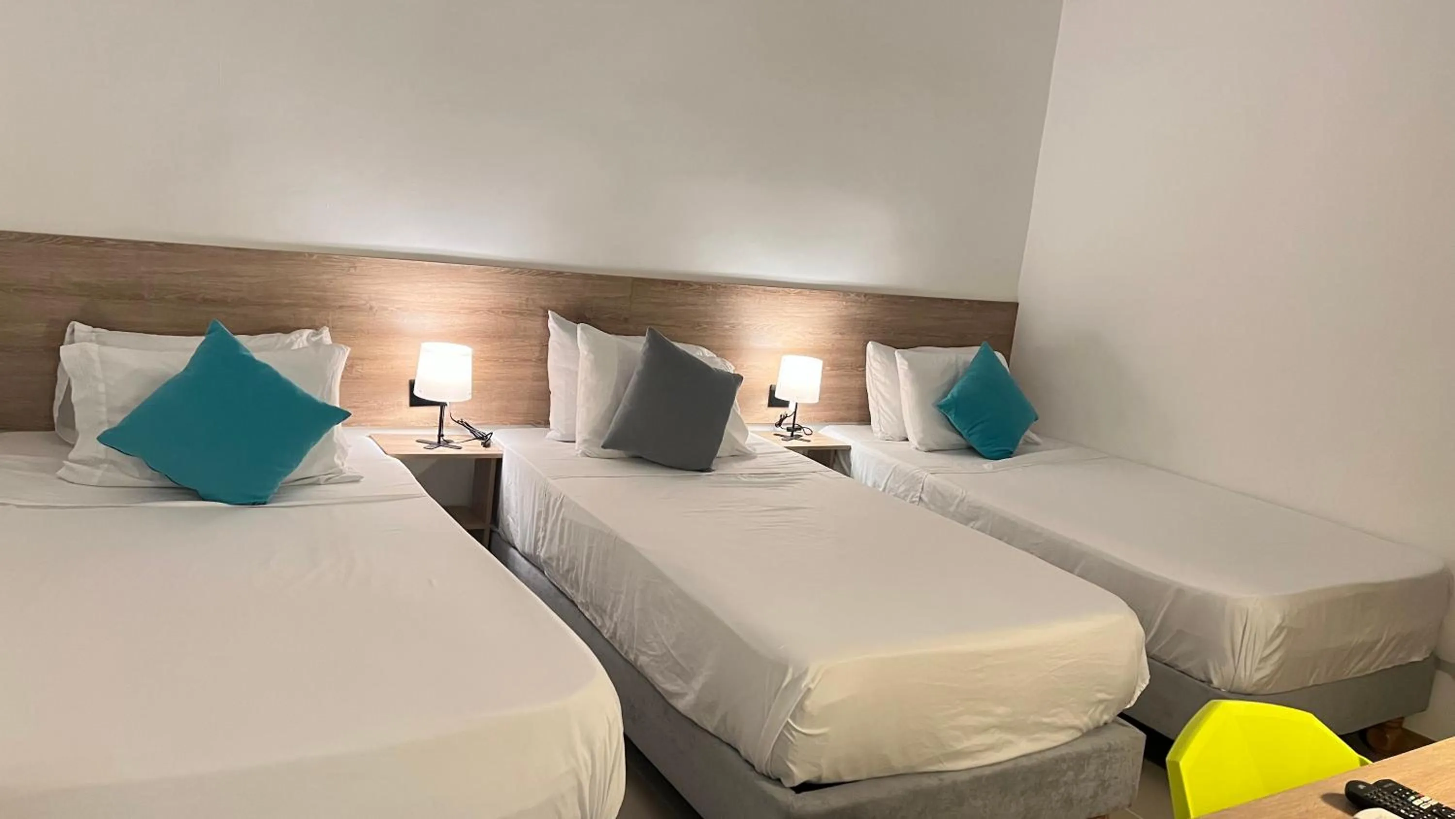 Photo of the whole room, Bed in HOTEL 9.5 SAN FERNANDO