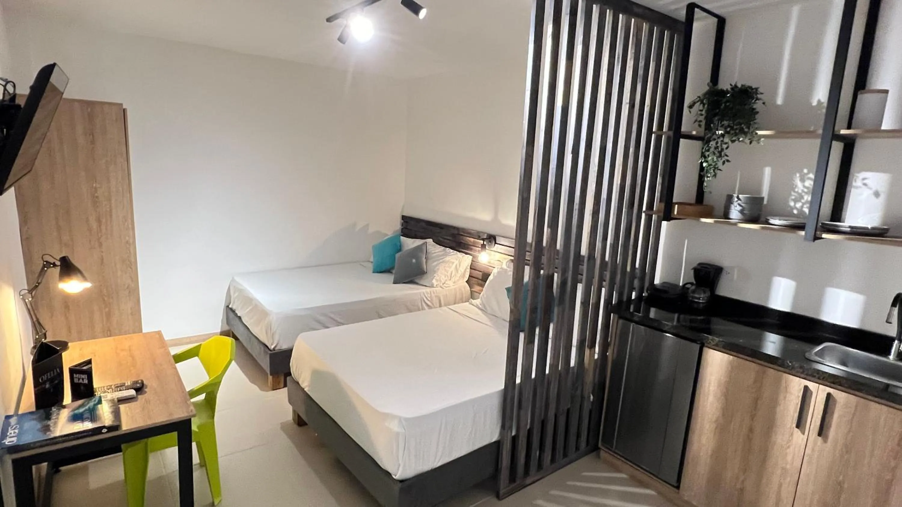 Photo of the whole room, Bed in HOTEL 9.5 SAN FERNANDO