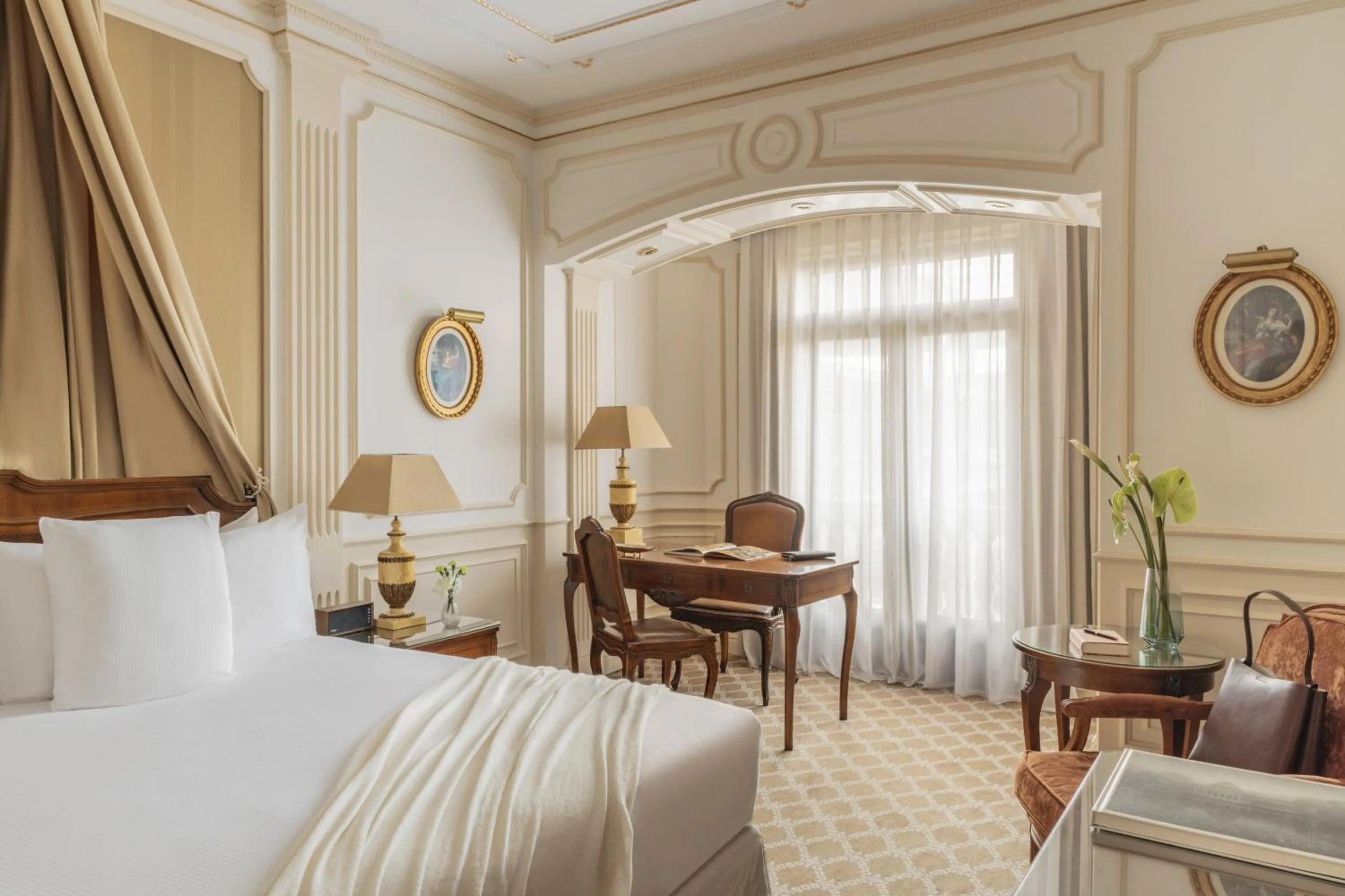 Bed in Hotel Fenix Gran Meliá - The Leading Hotels of the World