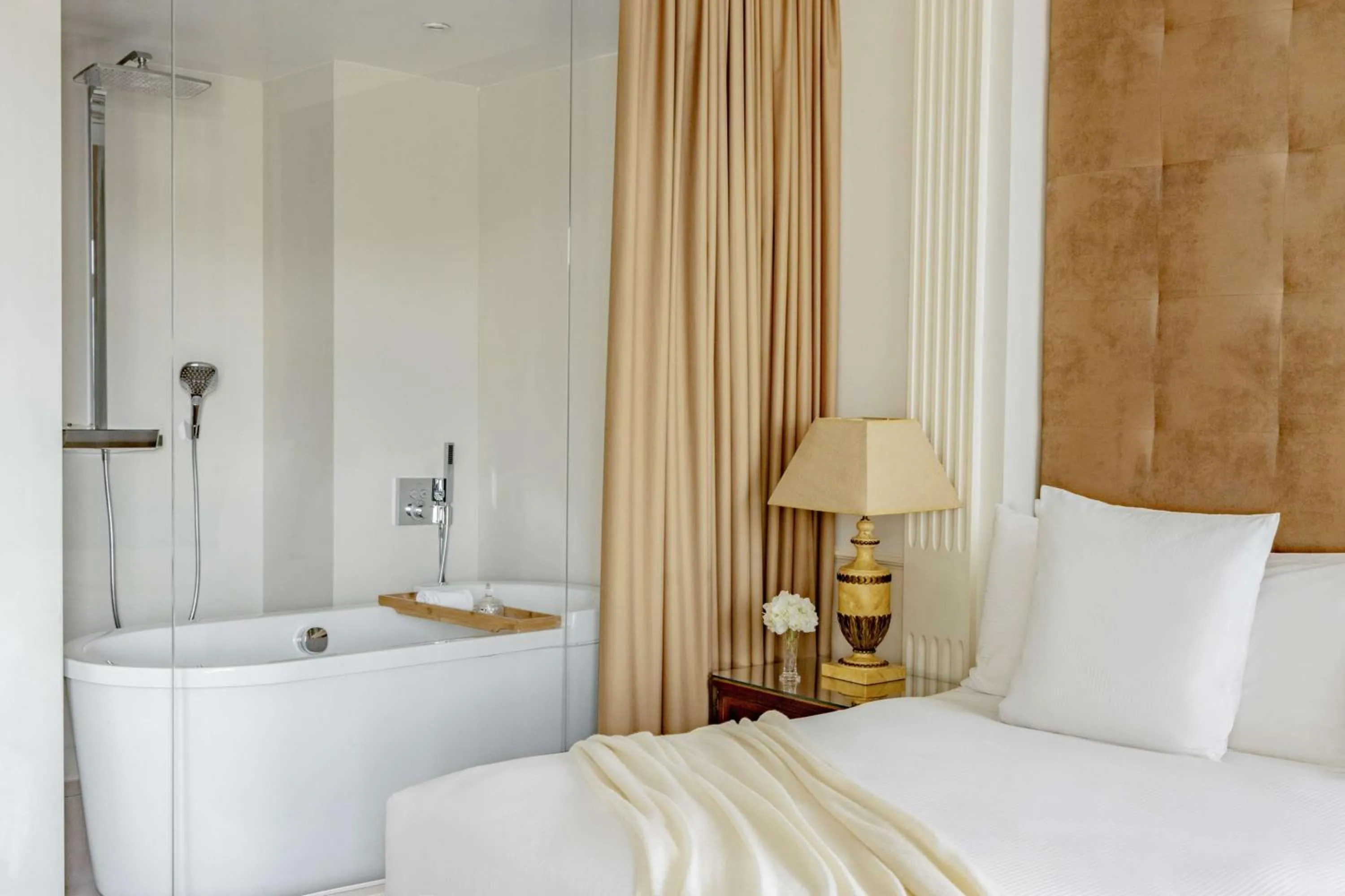 Bed in Hotel Fenix Gran Meliá - The Leading Hotels of the World