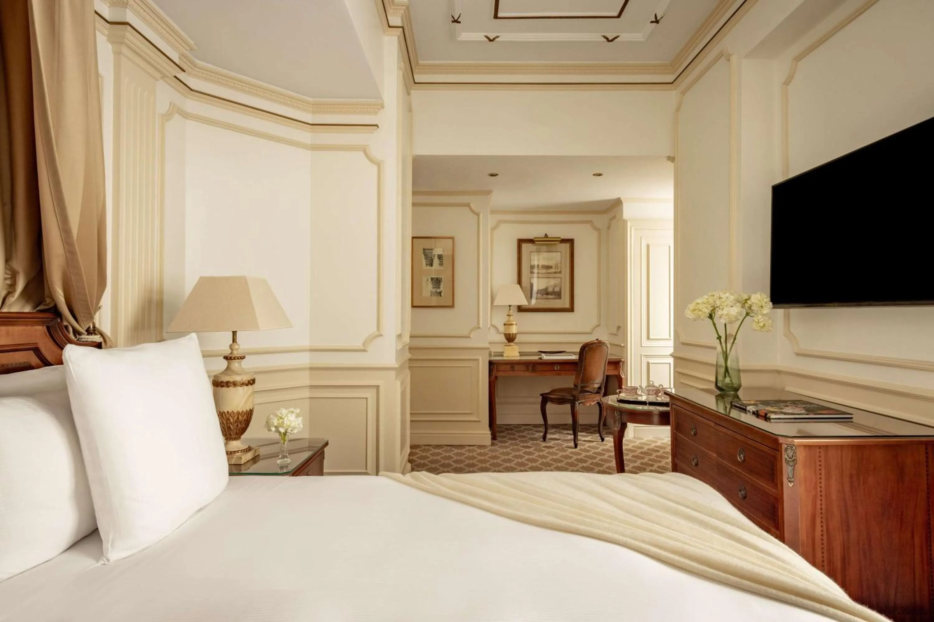 Bedroom, Bed in Hotel Fenix Gran Meliá - The Leading Hotels of the World