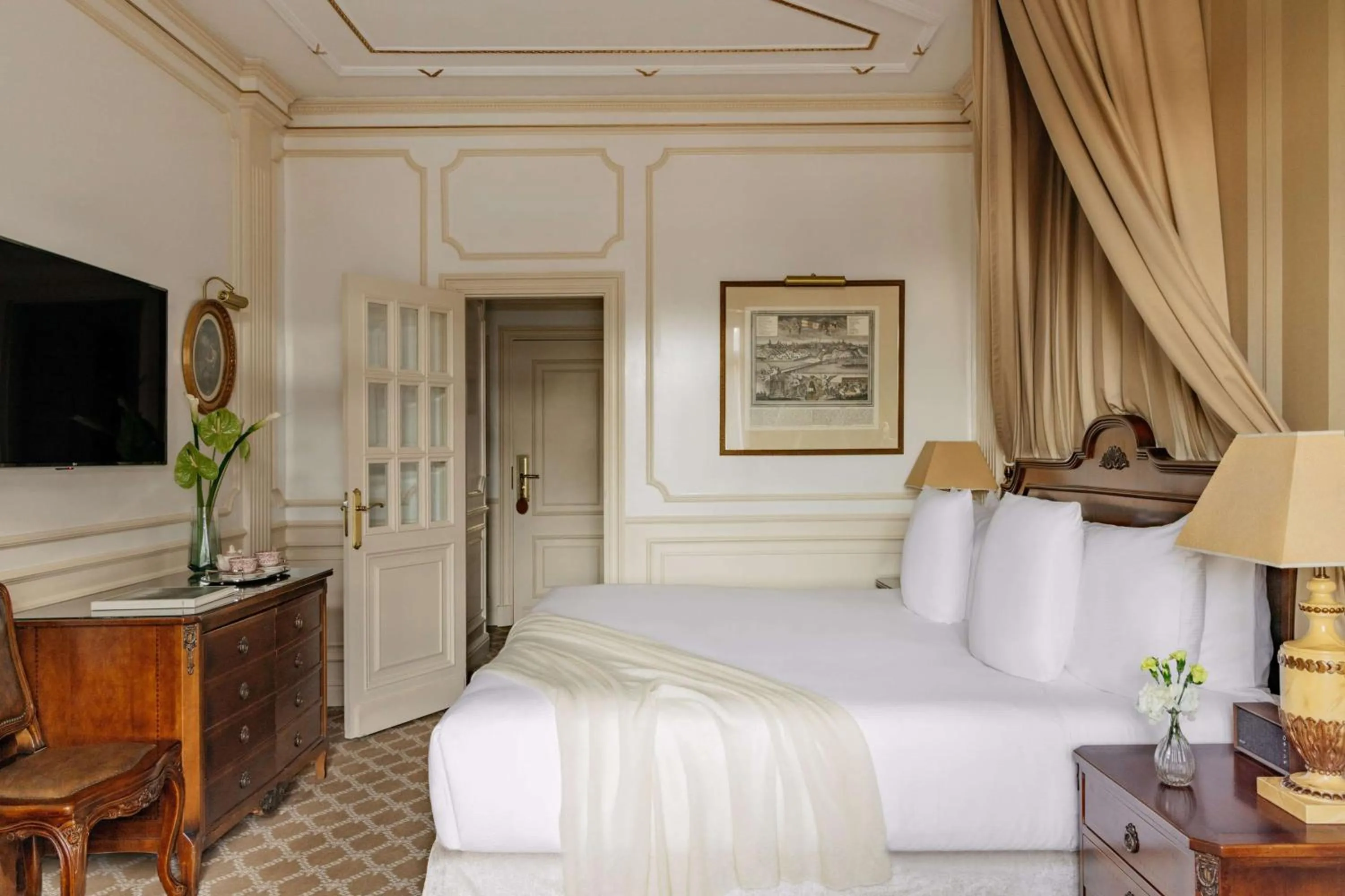 Bedroom, Bed in Hotel Fenix Gran Meliá - The Leading Hotels of the World