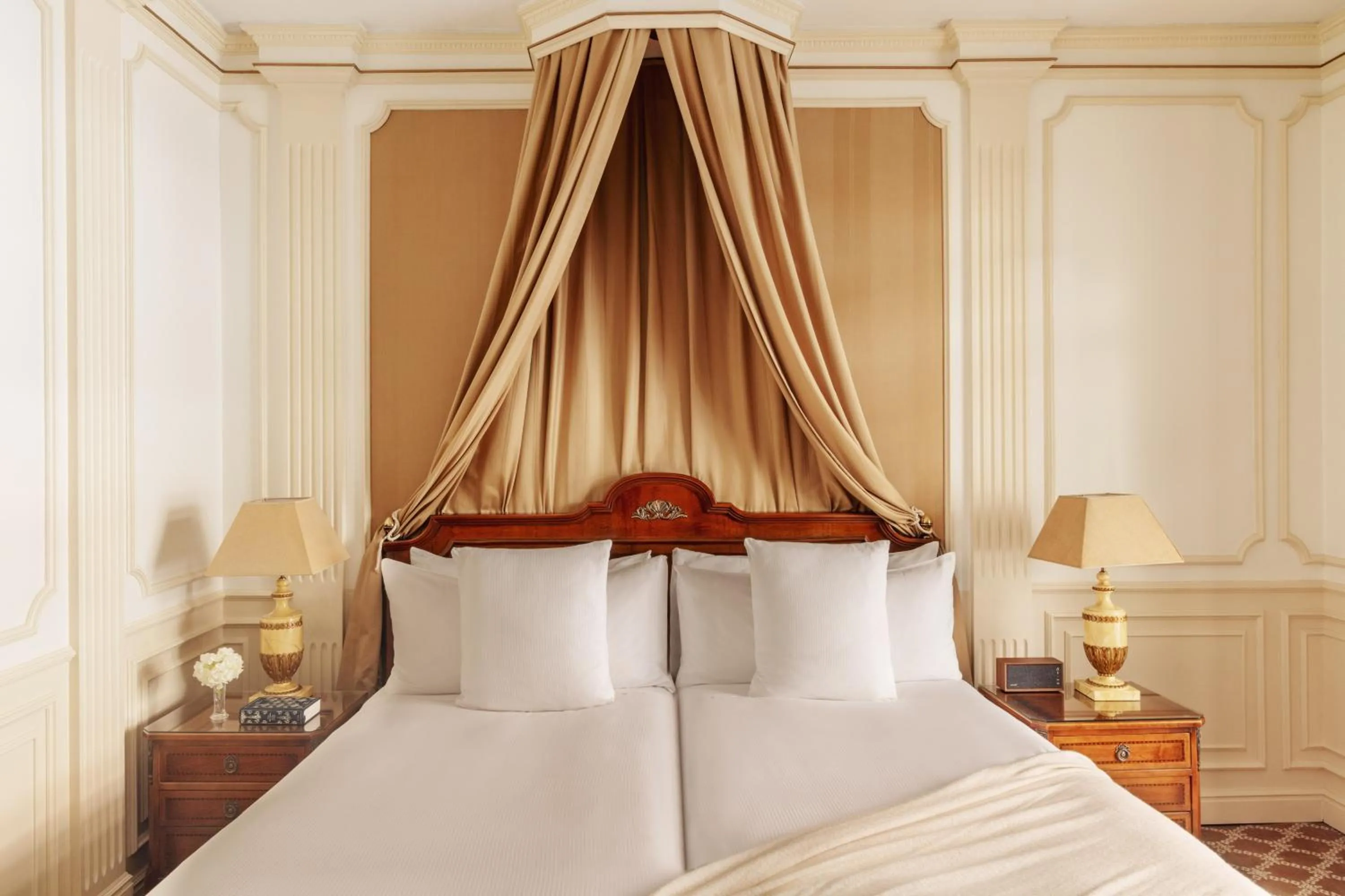 Bed in Hotel Fenix Gran Meliá - The Leading Hotels of the World