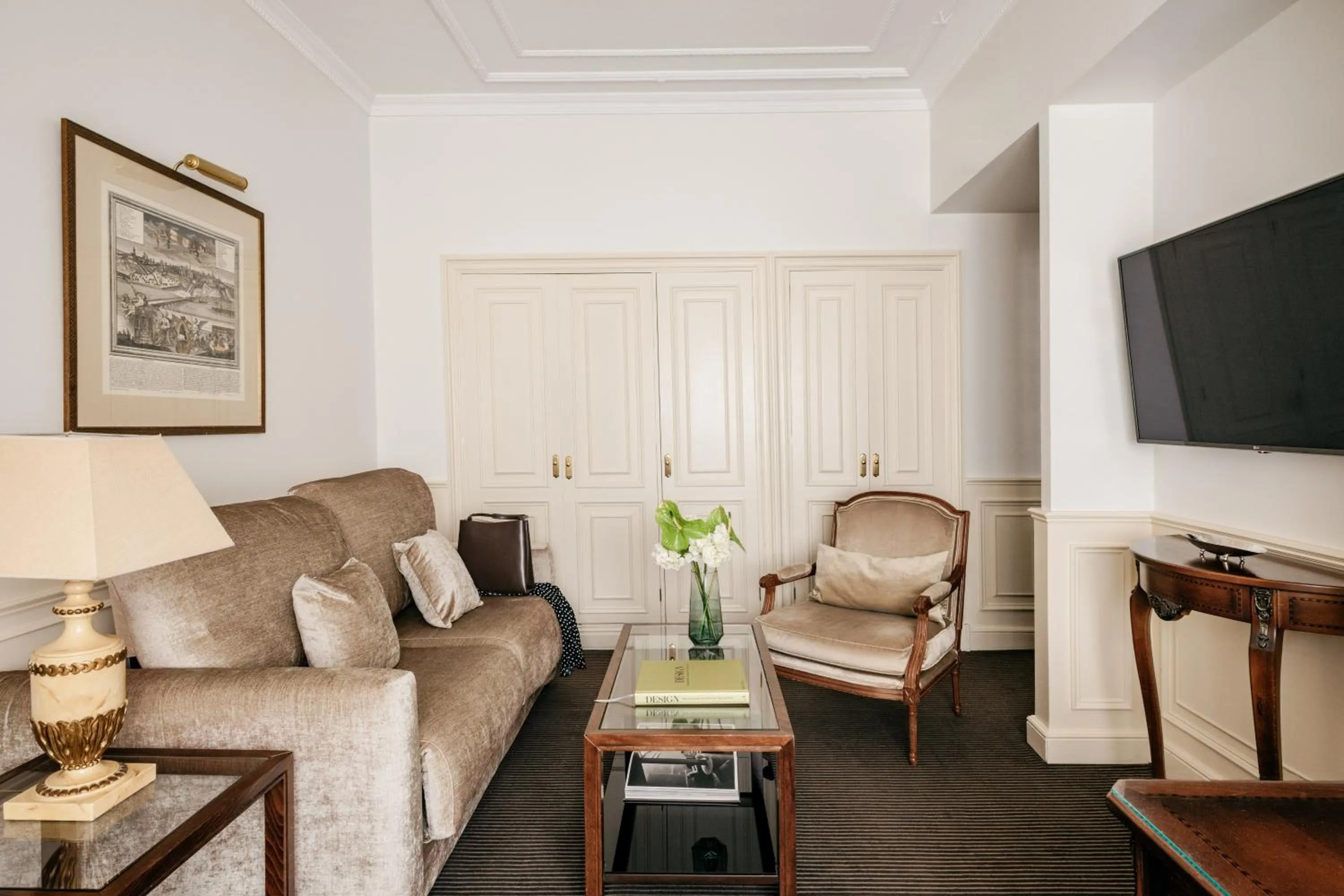 TV and multimedia in Hotel Fenix Gran Meliá - The Leading Hotels of the World