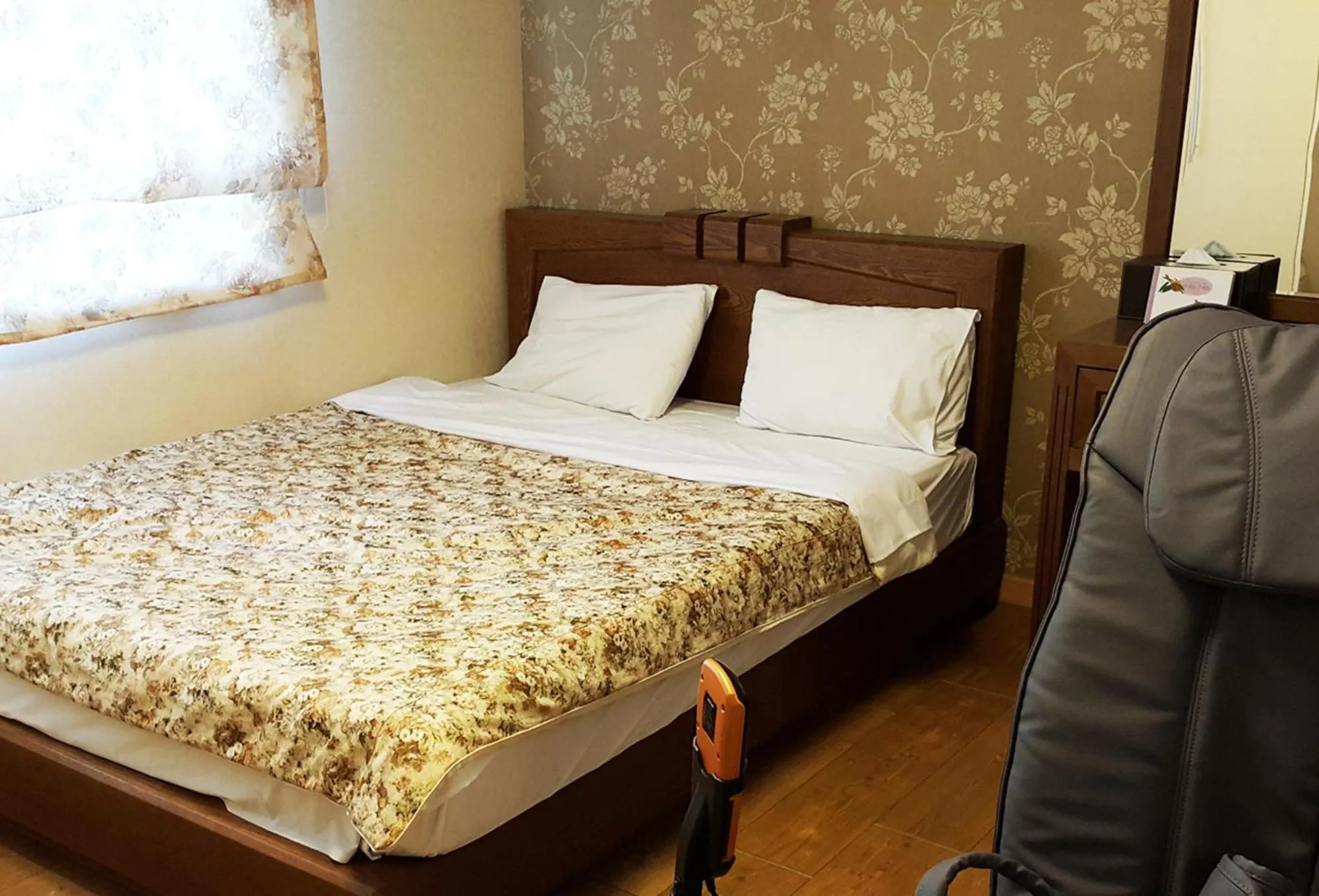 Bed in Elf Resort Hotel