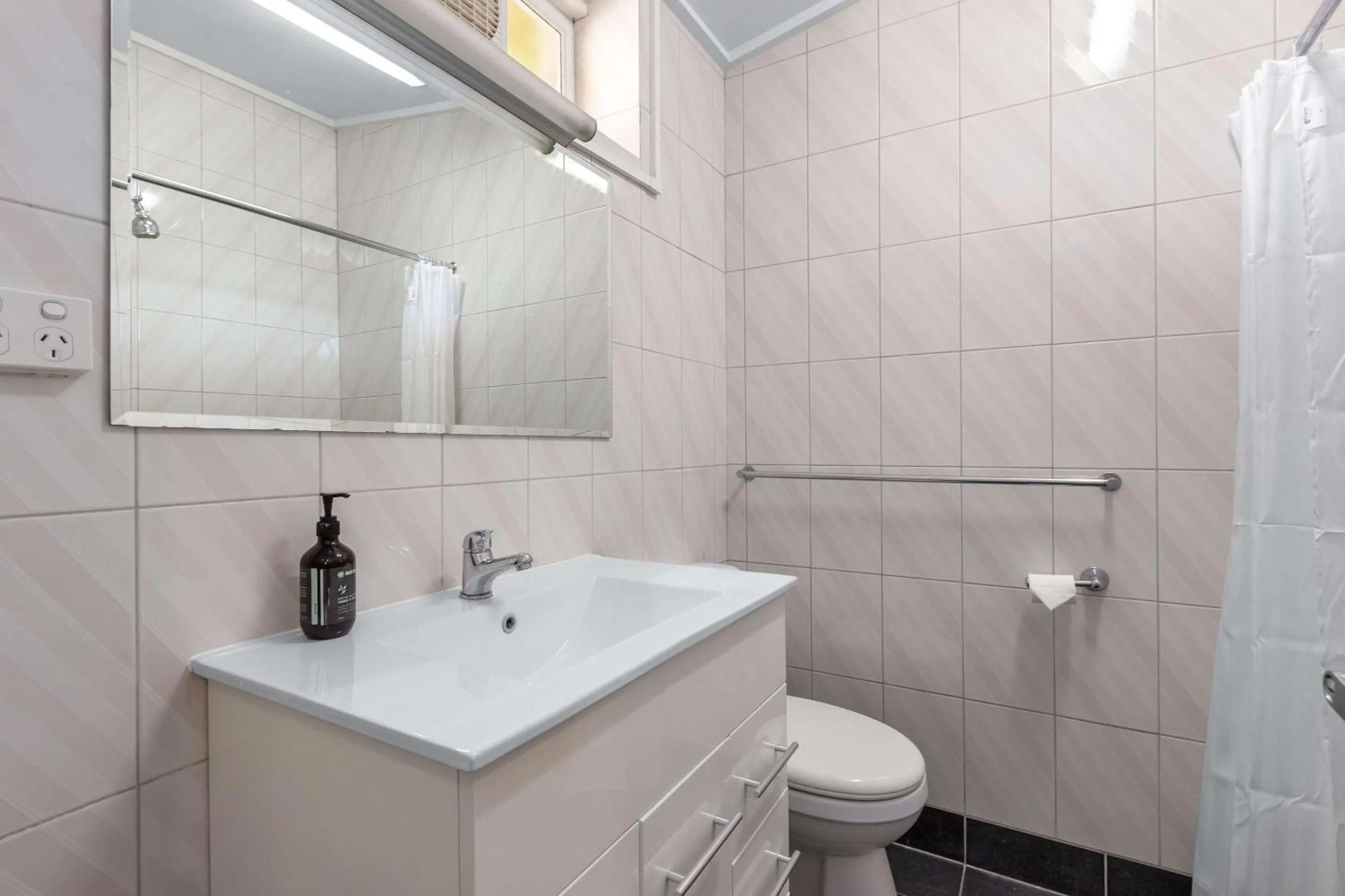 Bedroom in Econo Lodge East Adelaide