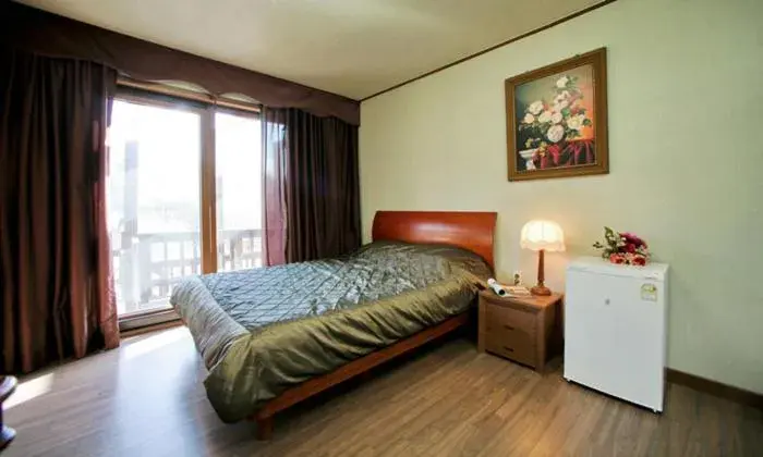 Six-Bedroom House in Chalet Resort Six-Bedroom House in Chalet Resort
