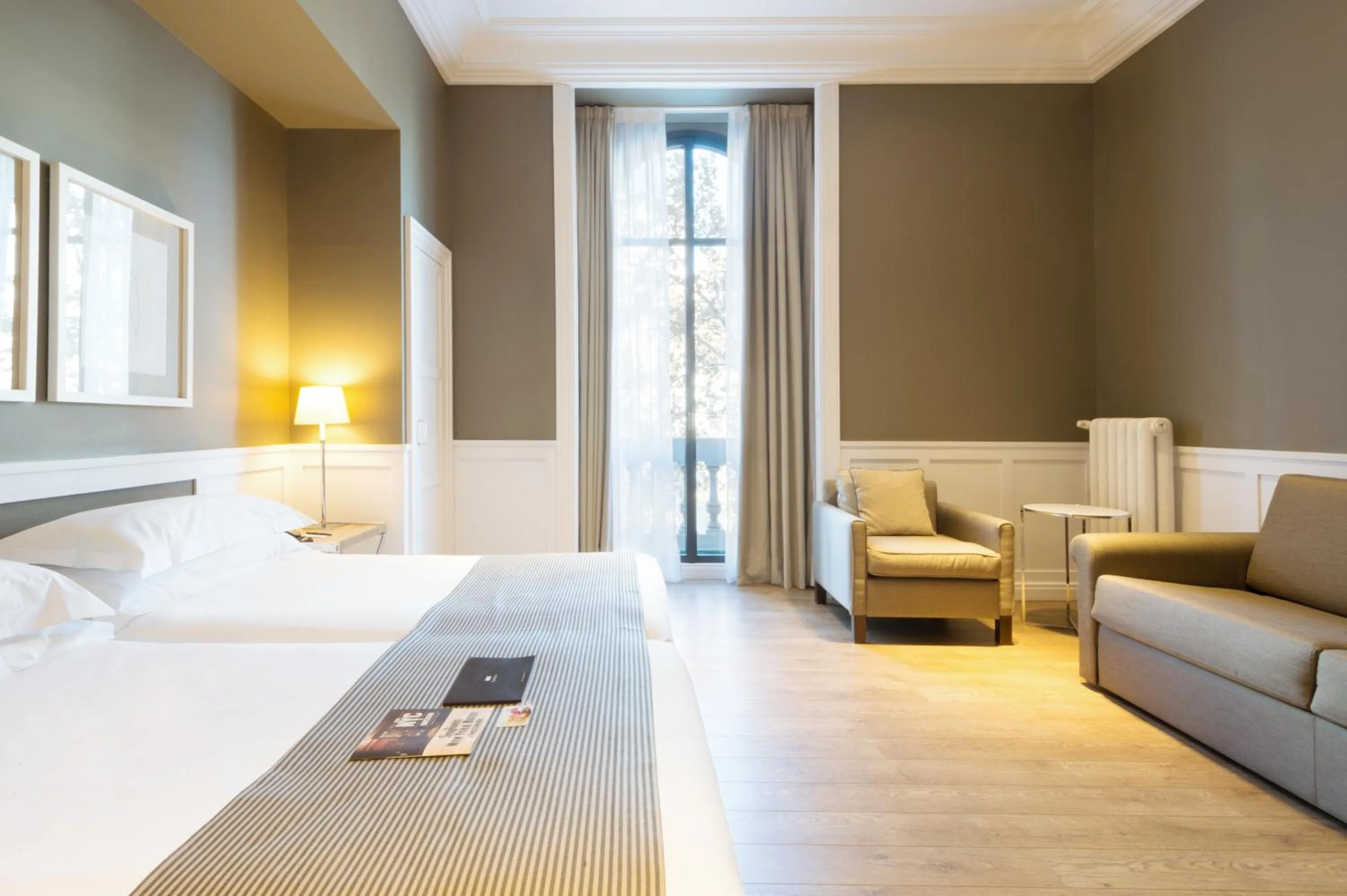 Bedroom, Bed in Hotel Granvia