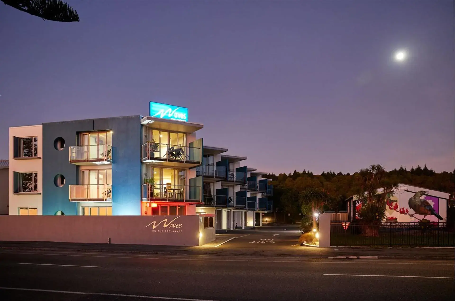 Two-Bedroom Apartment in Waves on the Esplanade Two-Bedroom Apartment in Waves on the Esplanade