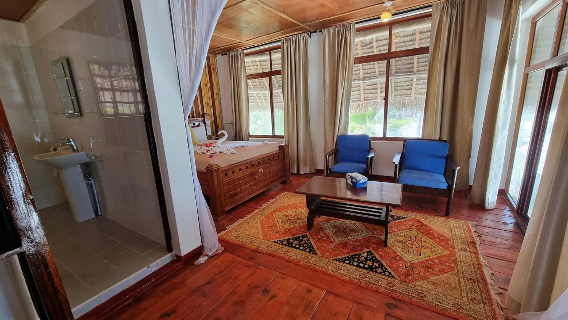 Bathroom, Bed in F-Zeen Boutique Hotel Zanzibar