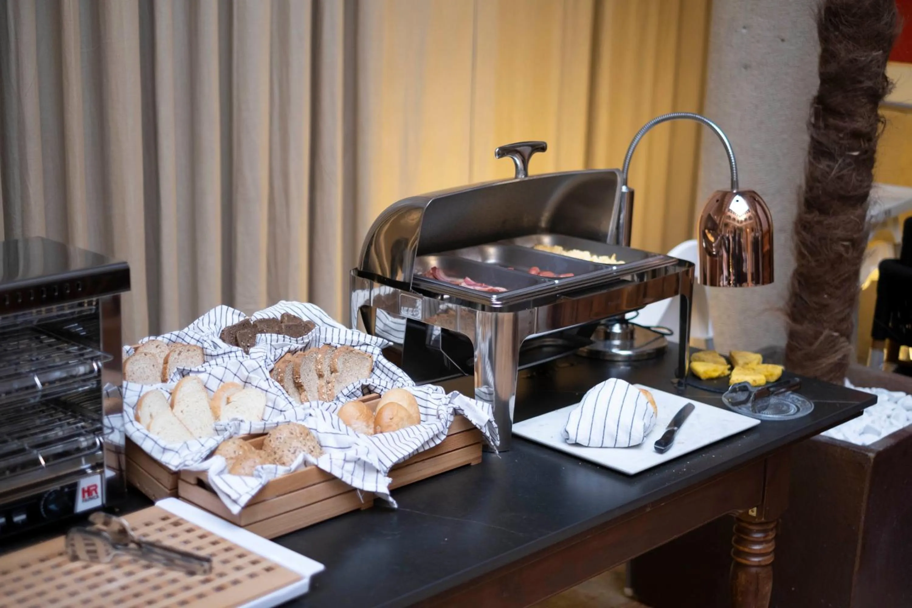 Buffet breakfast in Hotel Cetina Palacio de los Salcedo