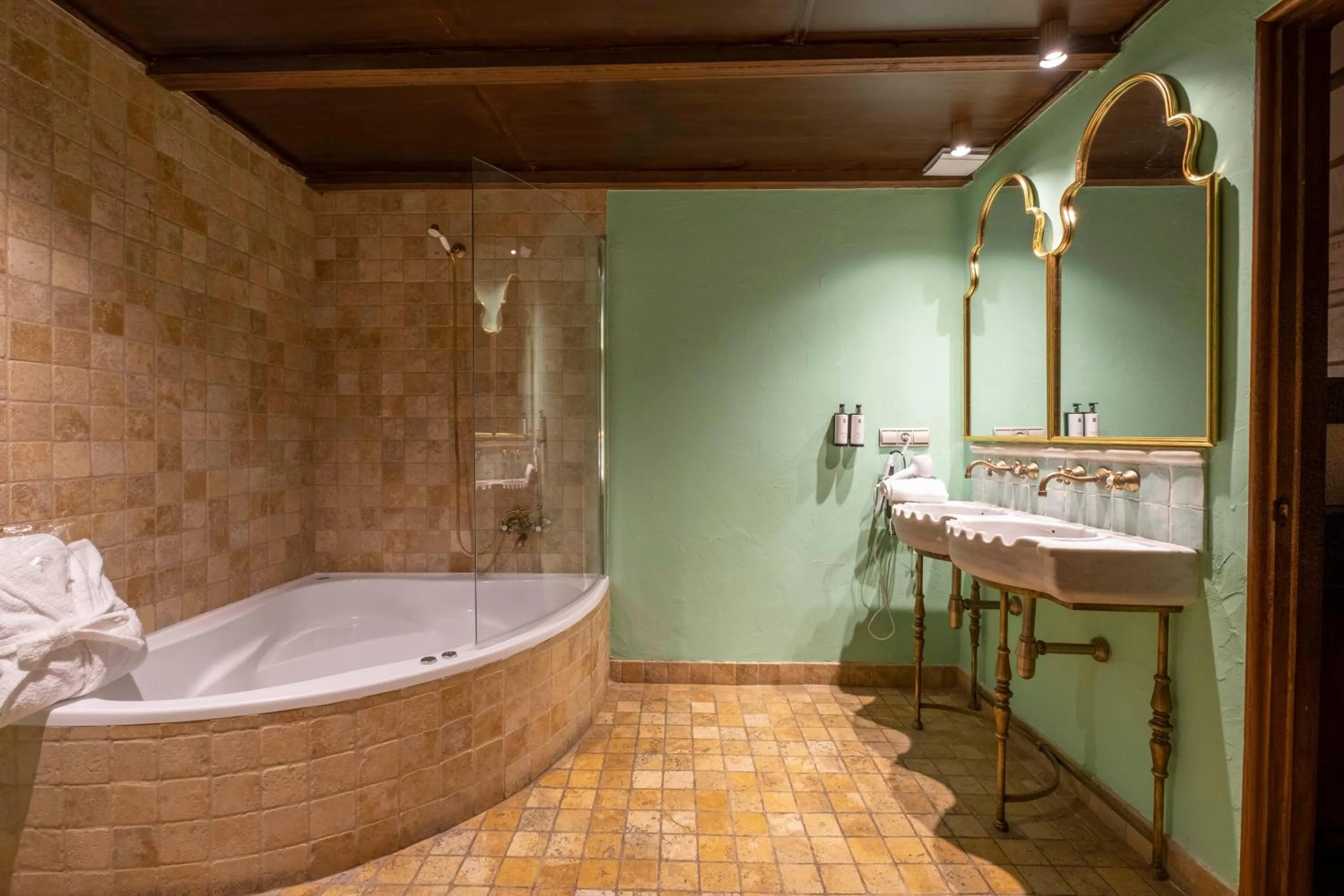 Bathroom in Hotel Cetina Palacio de los Salcedo