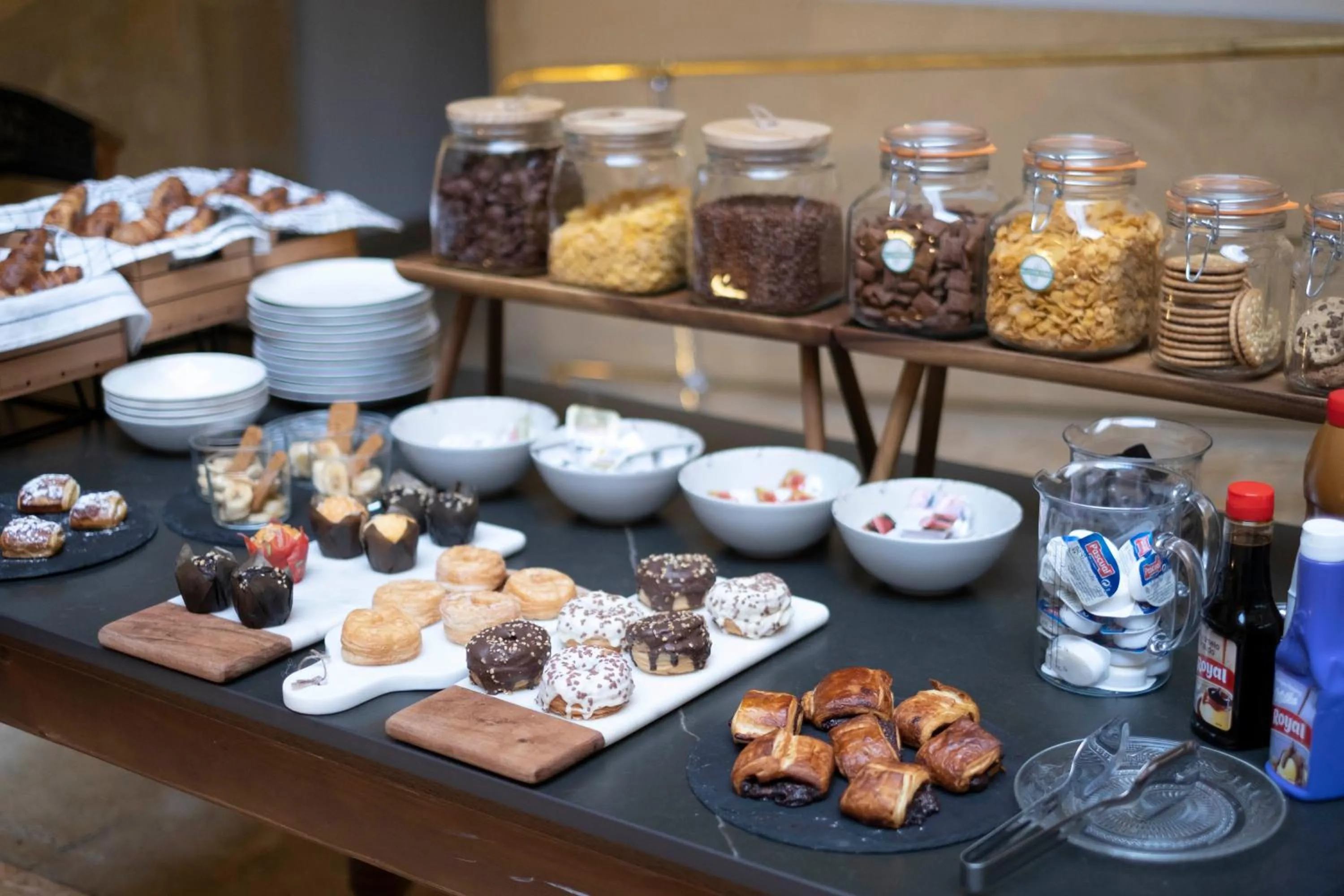 Buffet breakfast in Hotel Cetina Palacio de los Salcedo