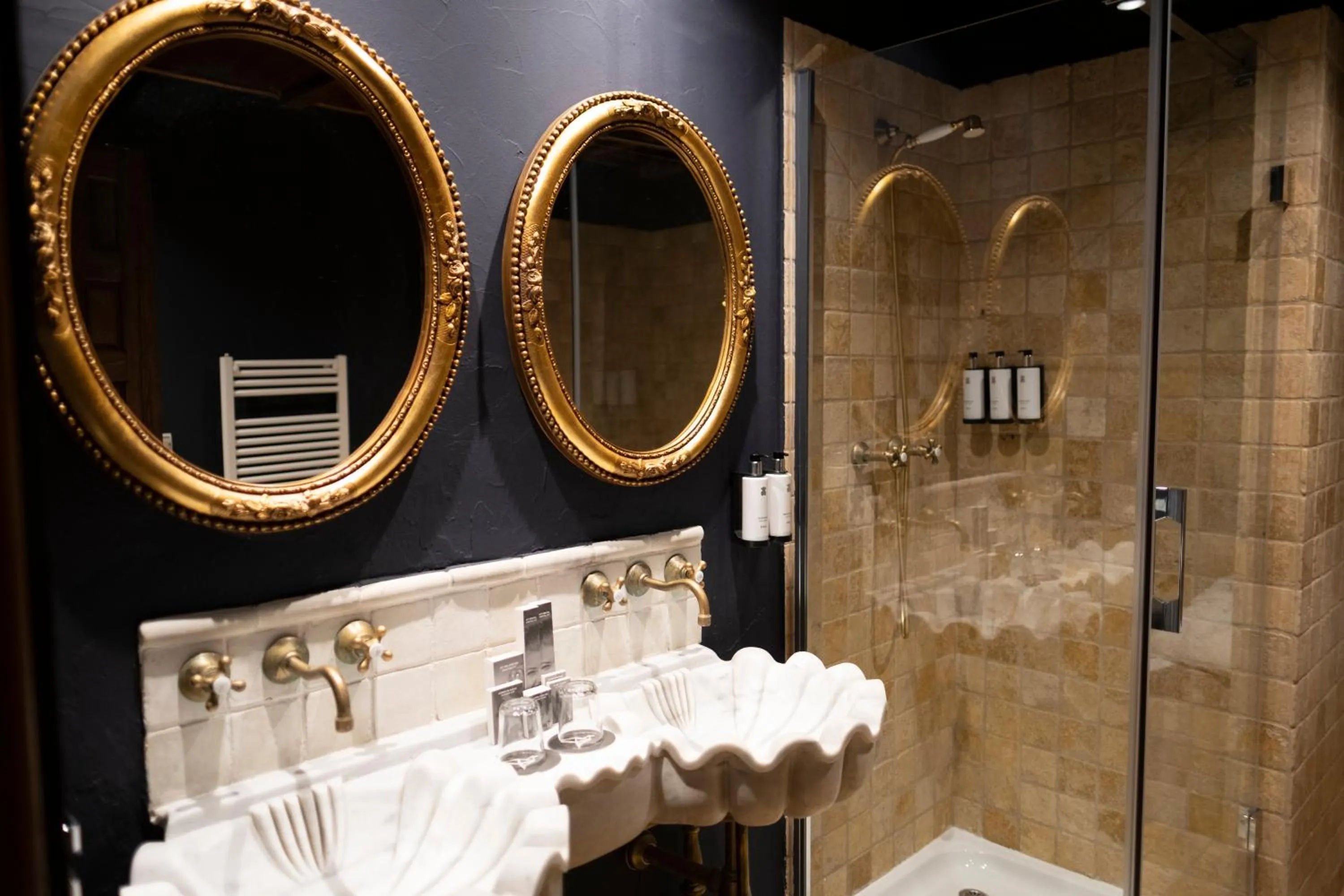 Bathroom in Hotel Cetina Palacio de los Salcedo