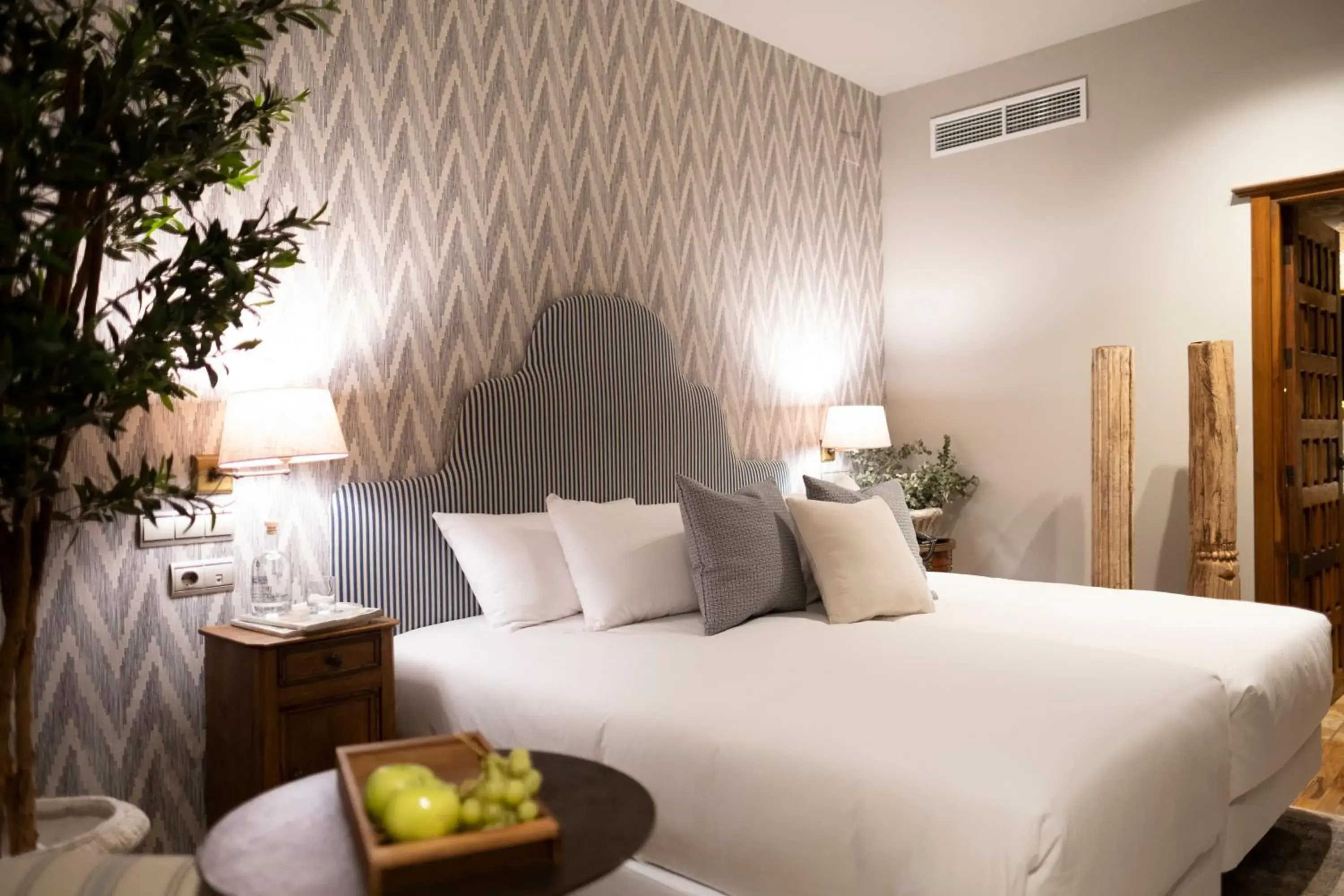 Bed in Hotel Cetina Palacio de los Salcedo Bed in Hotel Cetina Palacio de los Salcedo