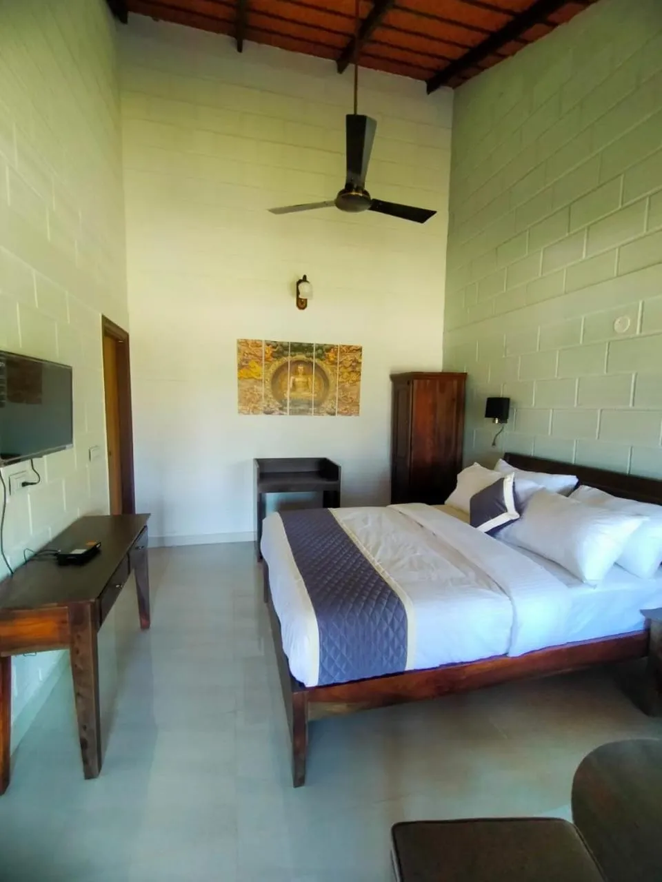 Superior Queen Room - single occupancy in Coffeeberry Hills Chikamagalur
