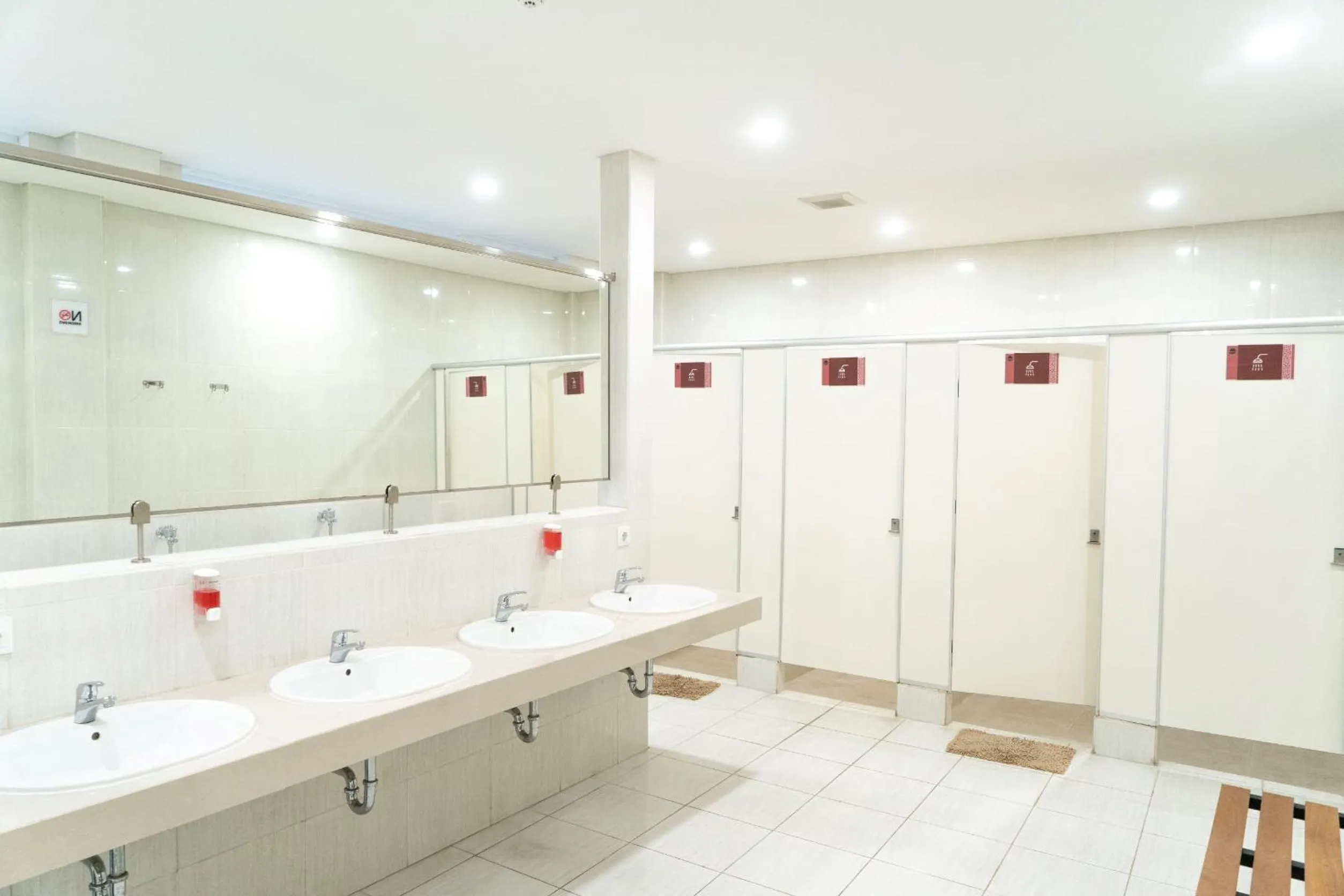 Bathroom in Miko Rooms & Capsules hotel