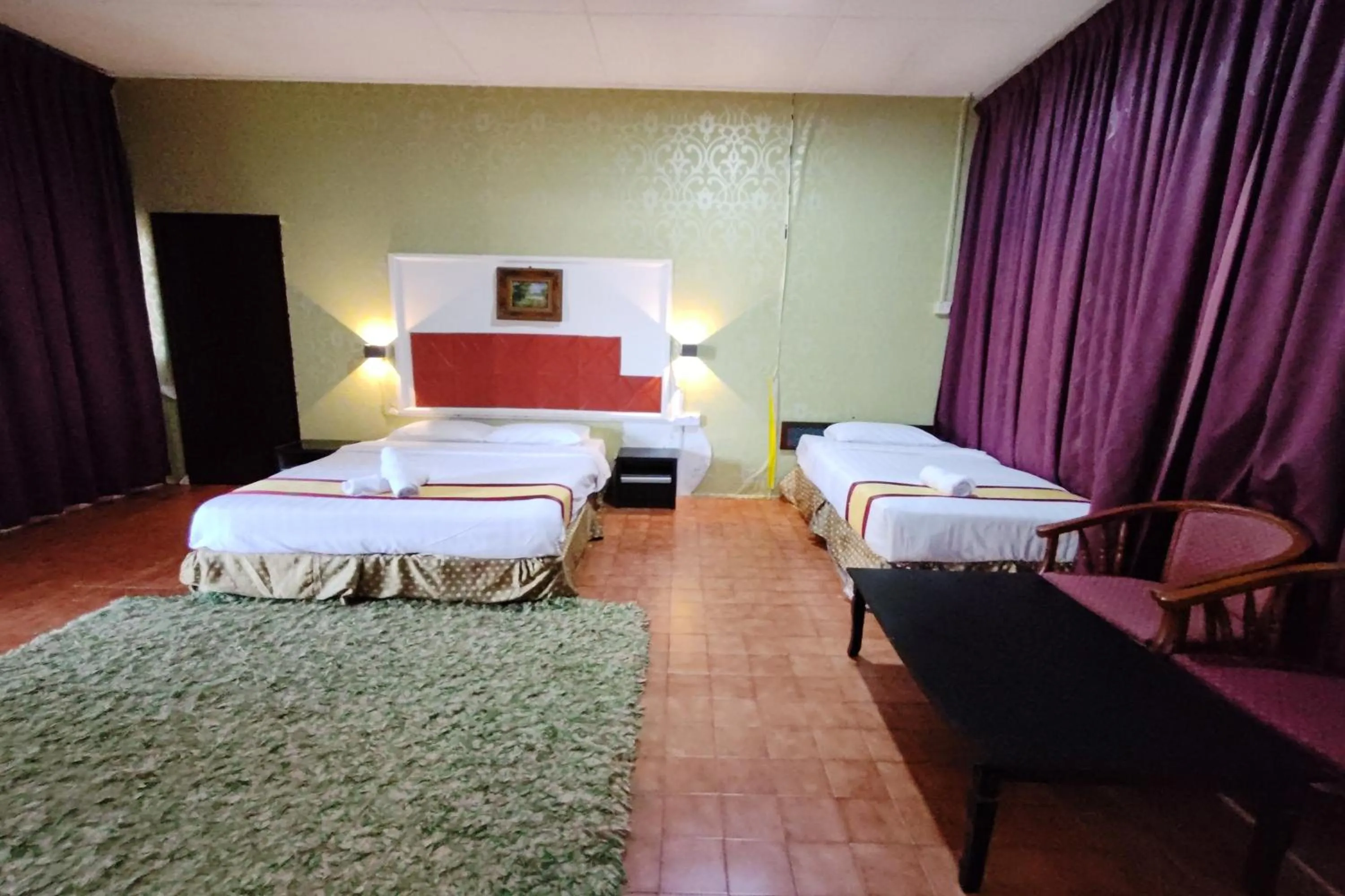Photo of the whole room, Bed in Green Town Hotels and Resorts