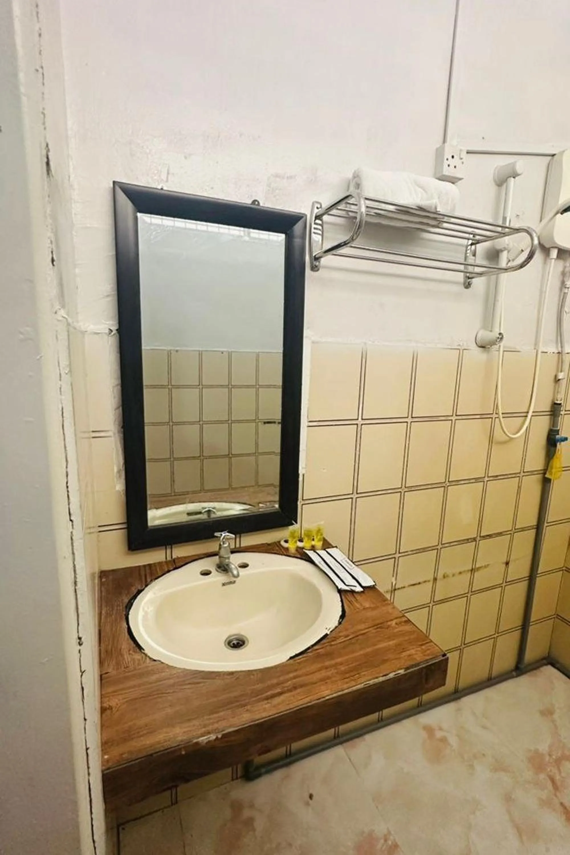 Shower in Green Town Hotels and Resorts