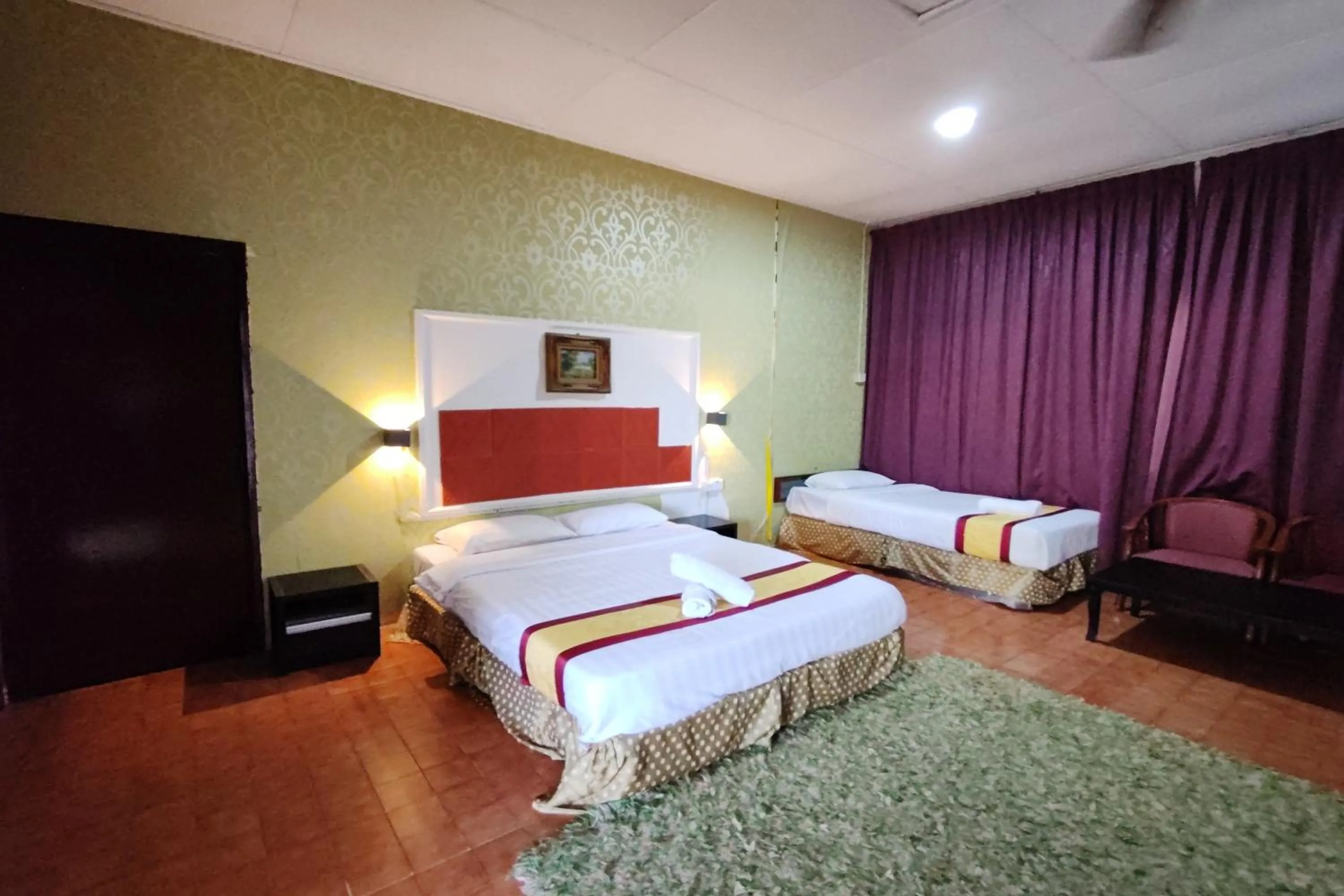 Photo of the whole room, Bed in Green Town Hotels and Resorts