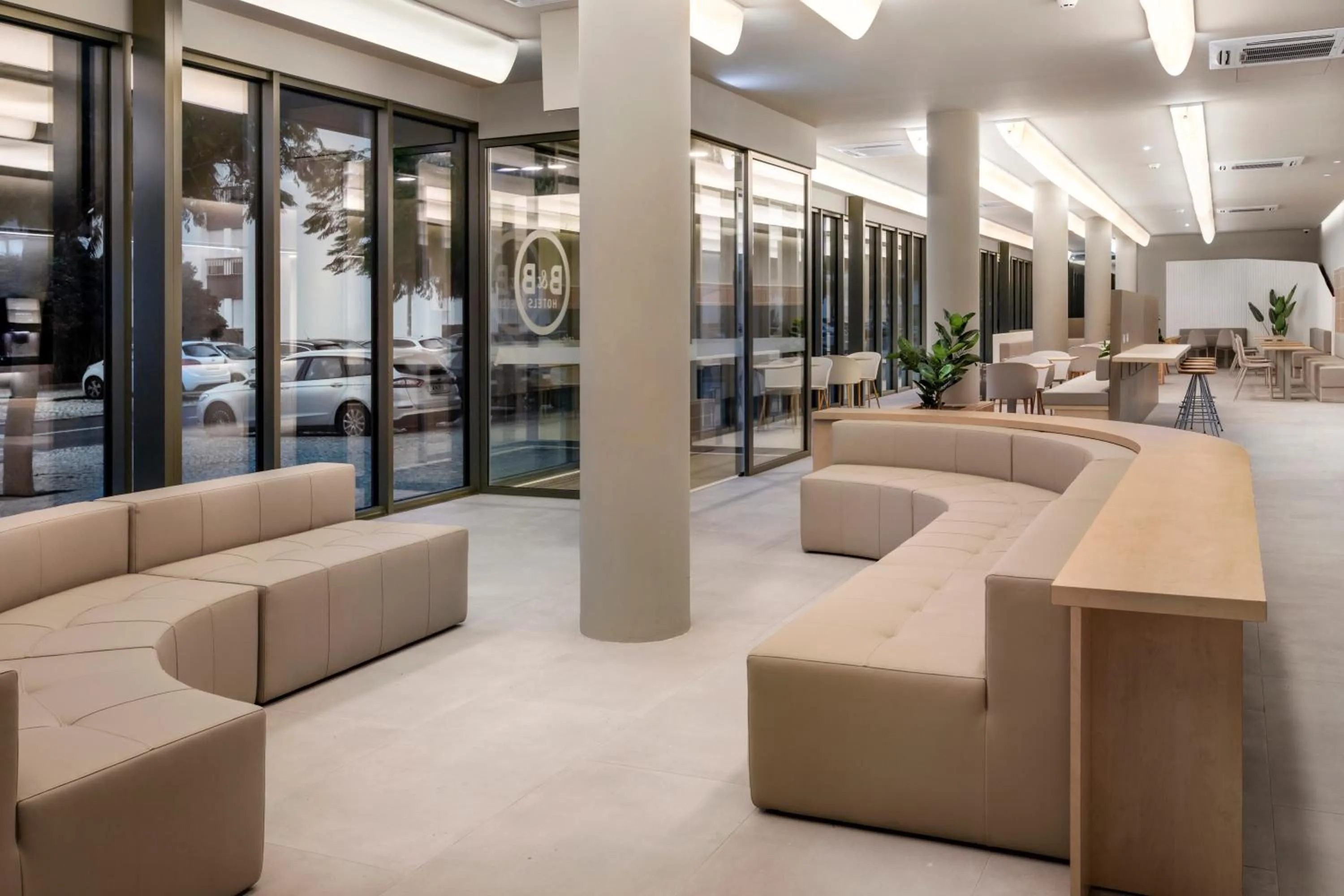 Seating area in B&B HOTEL Lisboa Oeiras