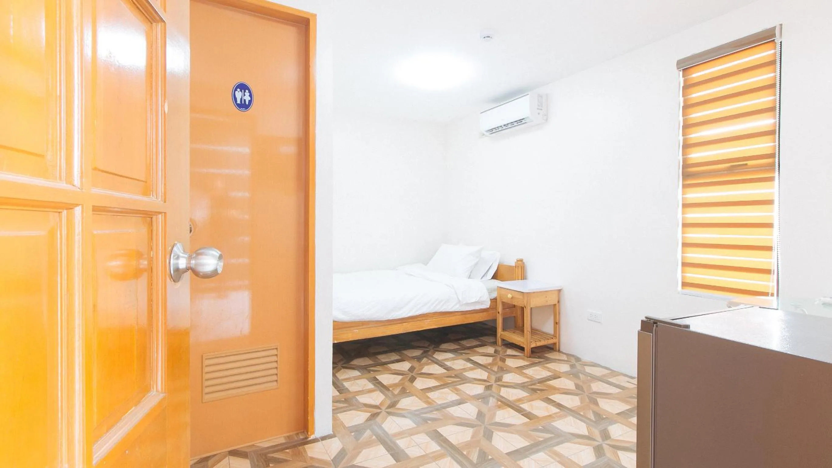 Photo of the whole room, Bed in RedDoorz @ Alquiza Residences Paranaque