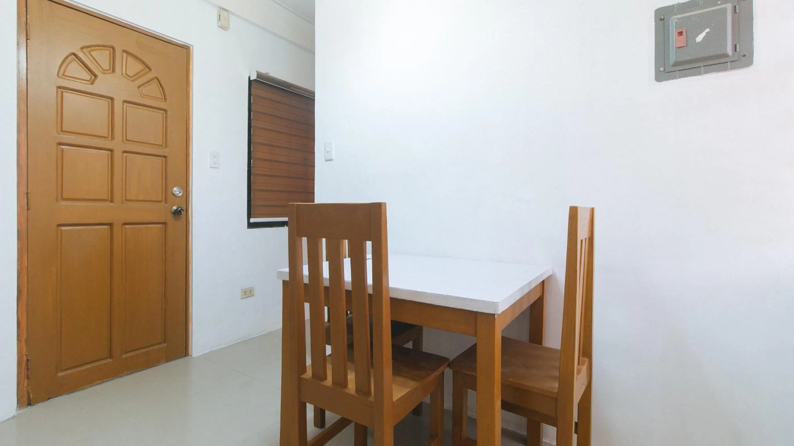 Dining area in RedDoorz @ Alquiza Residences Paranaque