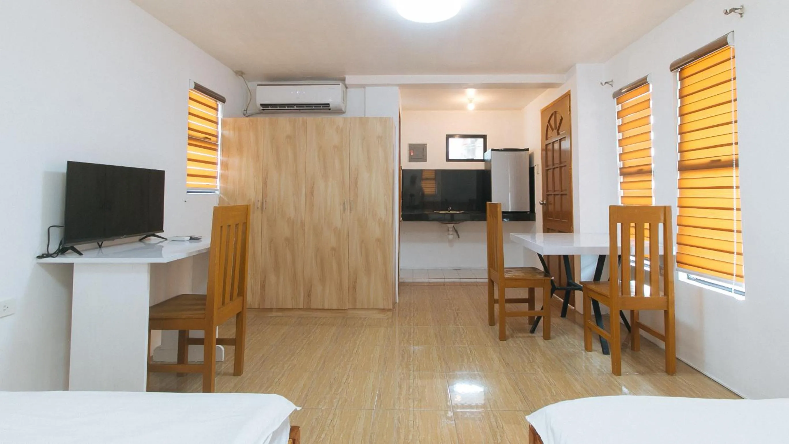 TV and multimedia in RedDoorz @ Alquiza Residences Paranaque