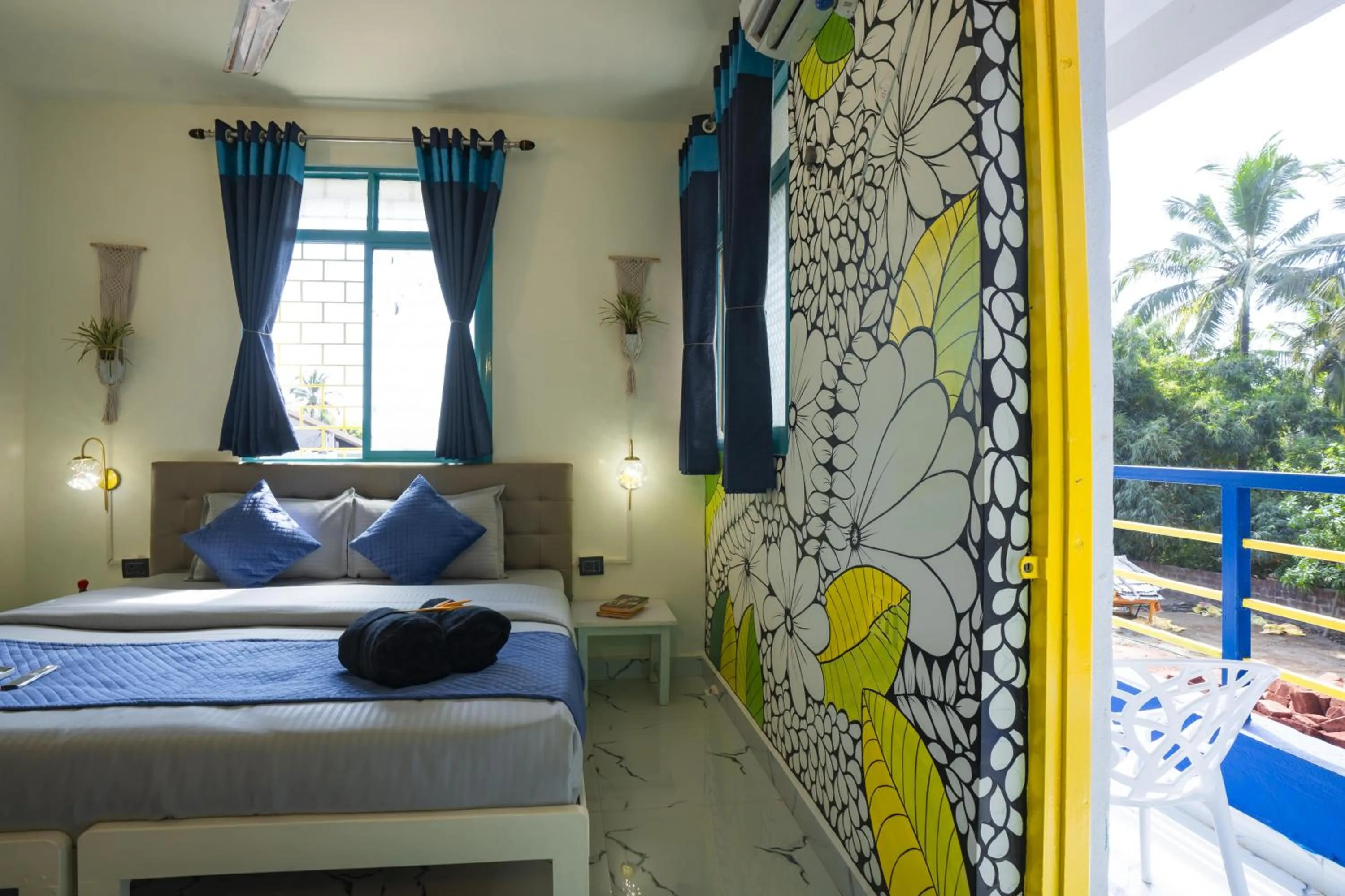 Bed in Shalom Backpackers Anjuna Goa
