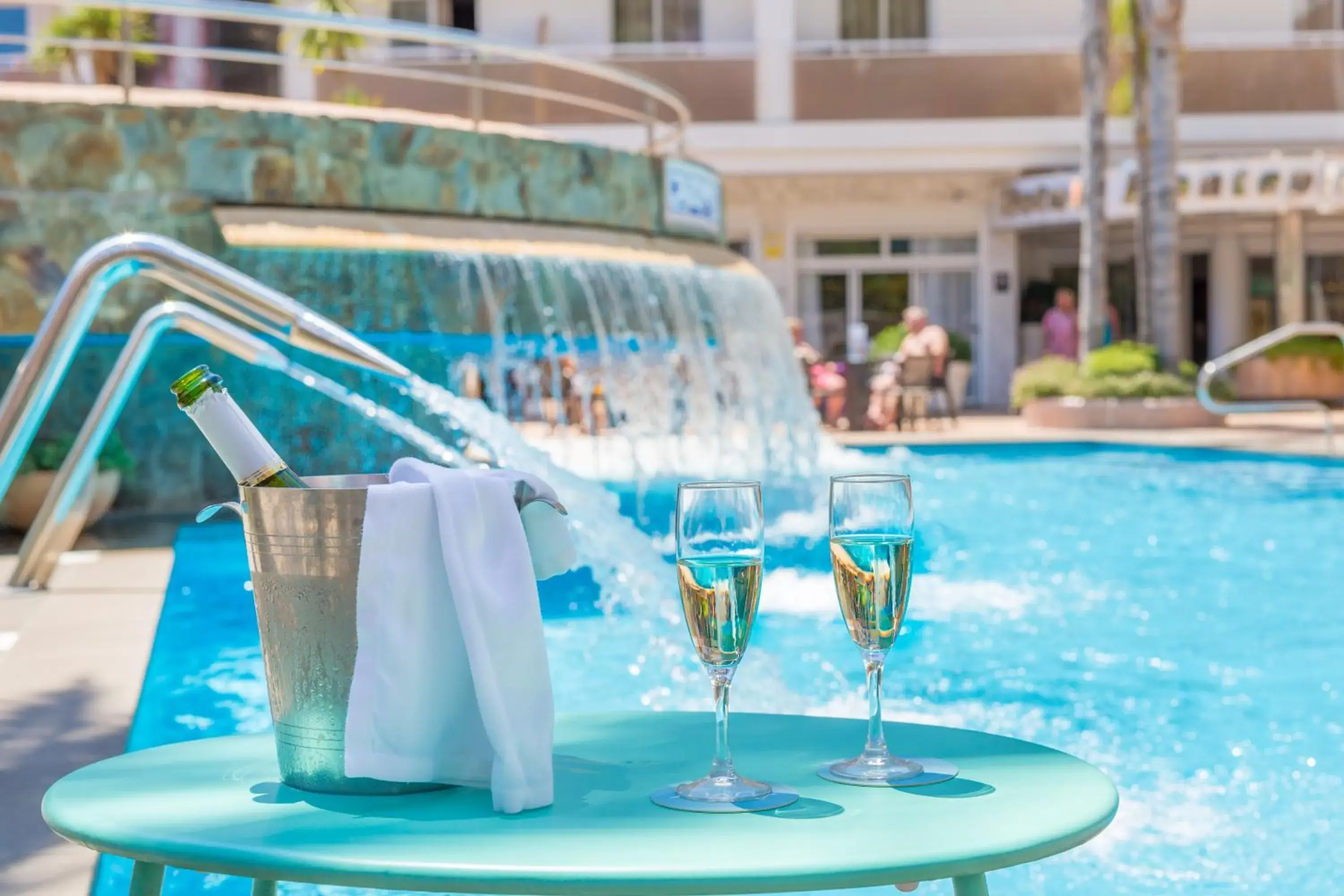 Food and drinks in Sumus Hotel Monteplaya & SPA 4Sup - Adults Only Food and drinks in Sumus Hotel Monteplaya & SPA 4Sup - Adults Only