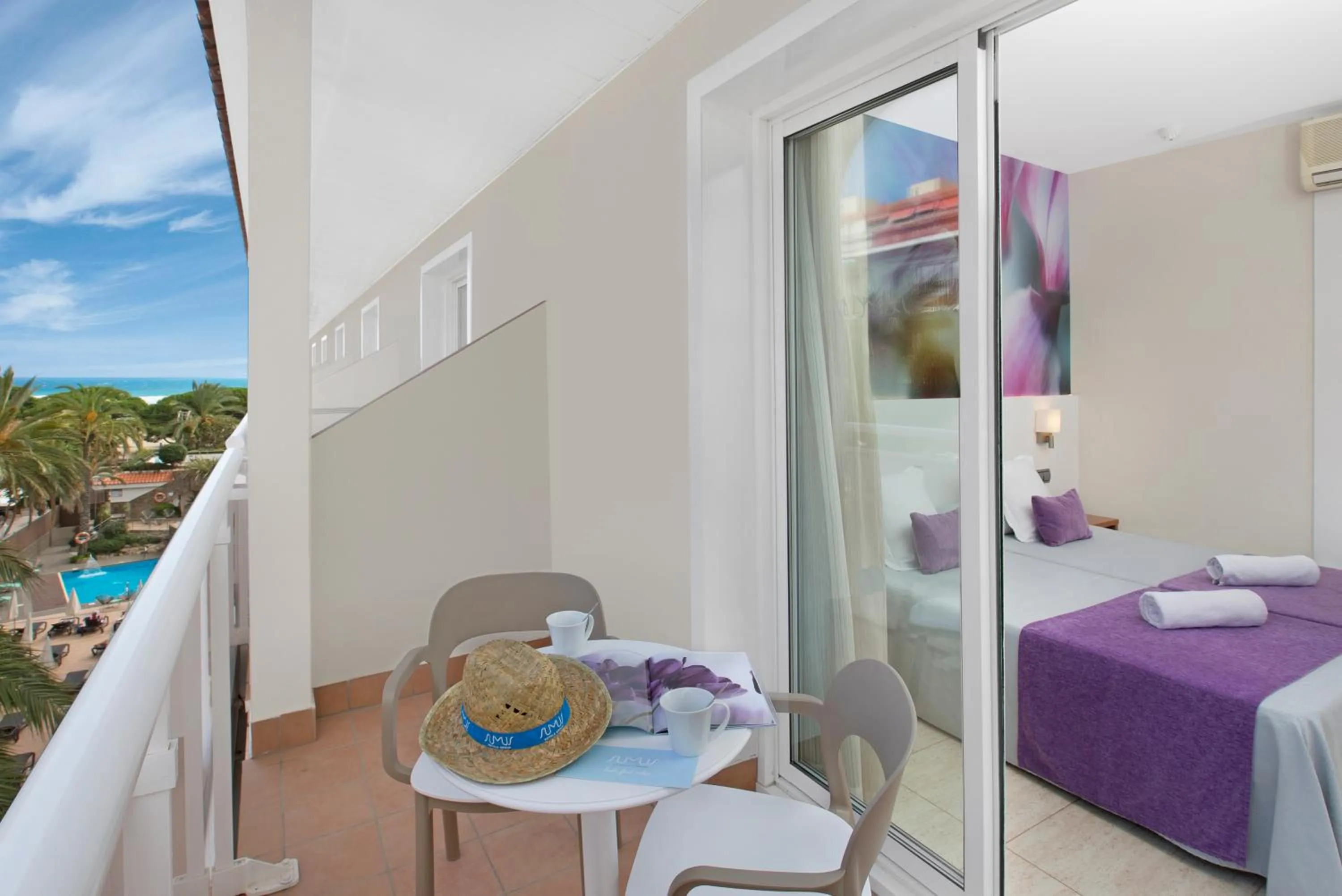 Balcony/Terrace, Bed in Sumus Hotel Monteplaya & SPA 4Sup - Adults Only
