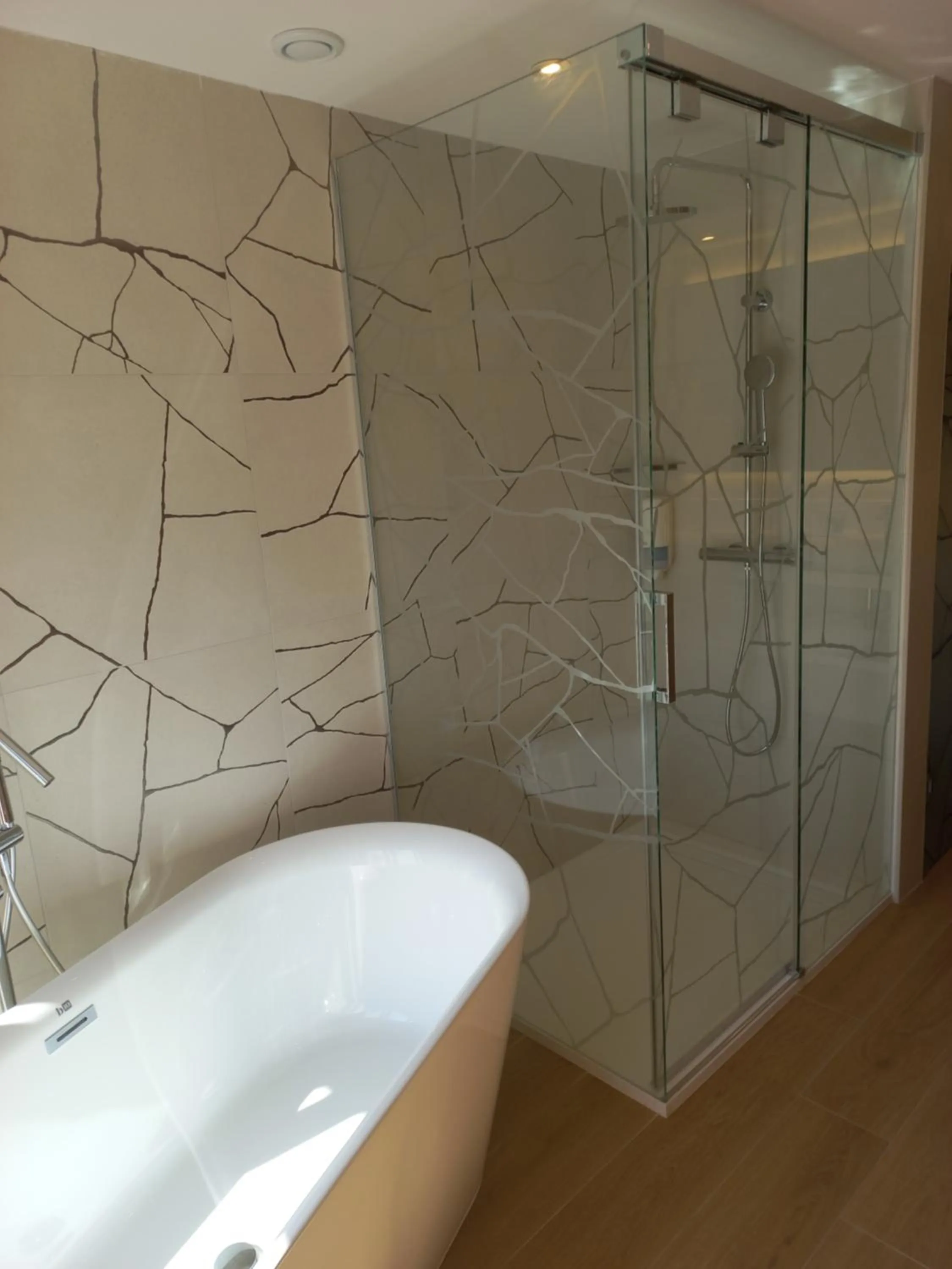 Shower in Sumus Hotel Monteplaya & SPA 4Sup - Adults Only