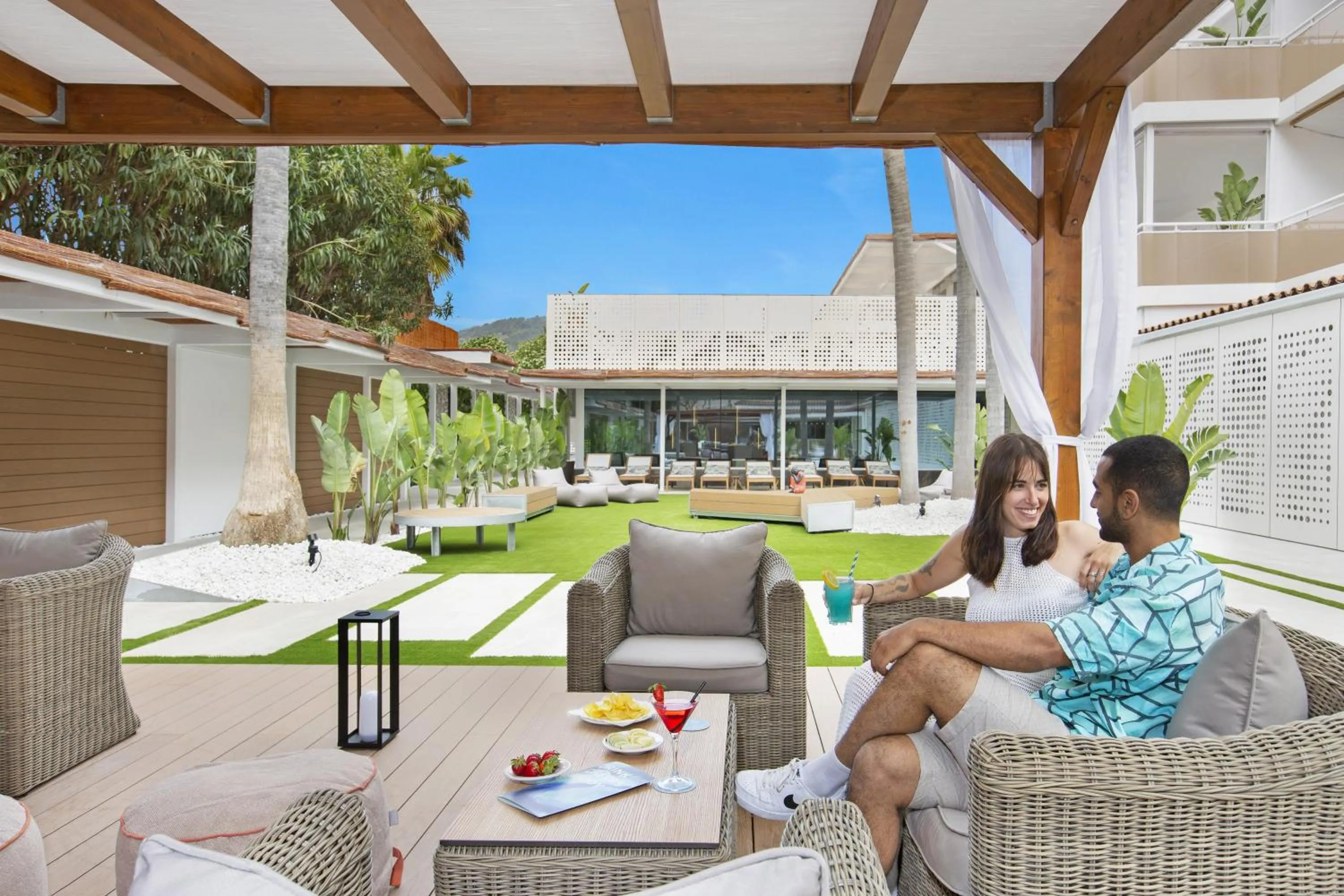 Patio in Sumus Hotel Monteplaya & SPA 4Sup - Adults Only