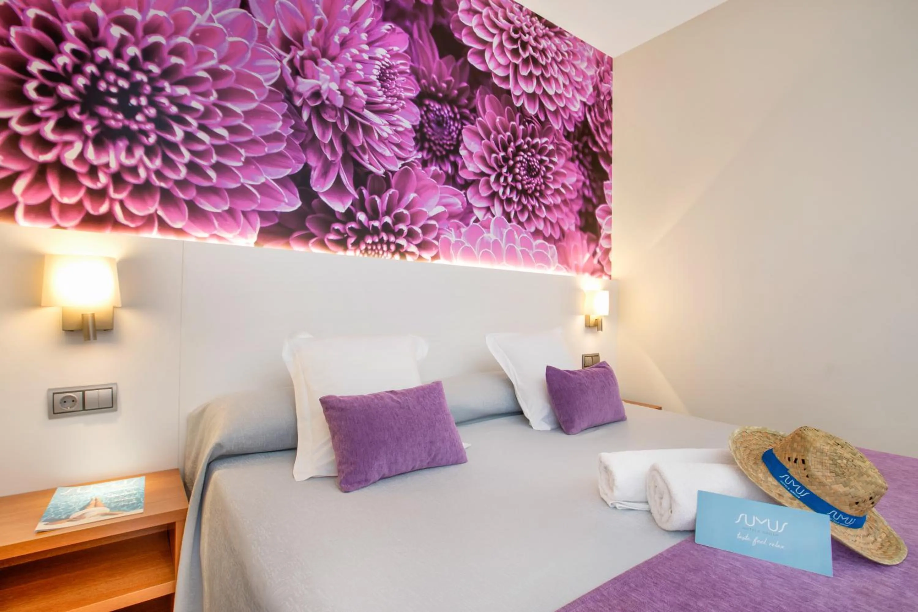 Photo of the whole room, Bed in Sumus Hotel Monteplaya & SPA 4Sup - Adults Only