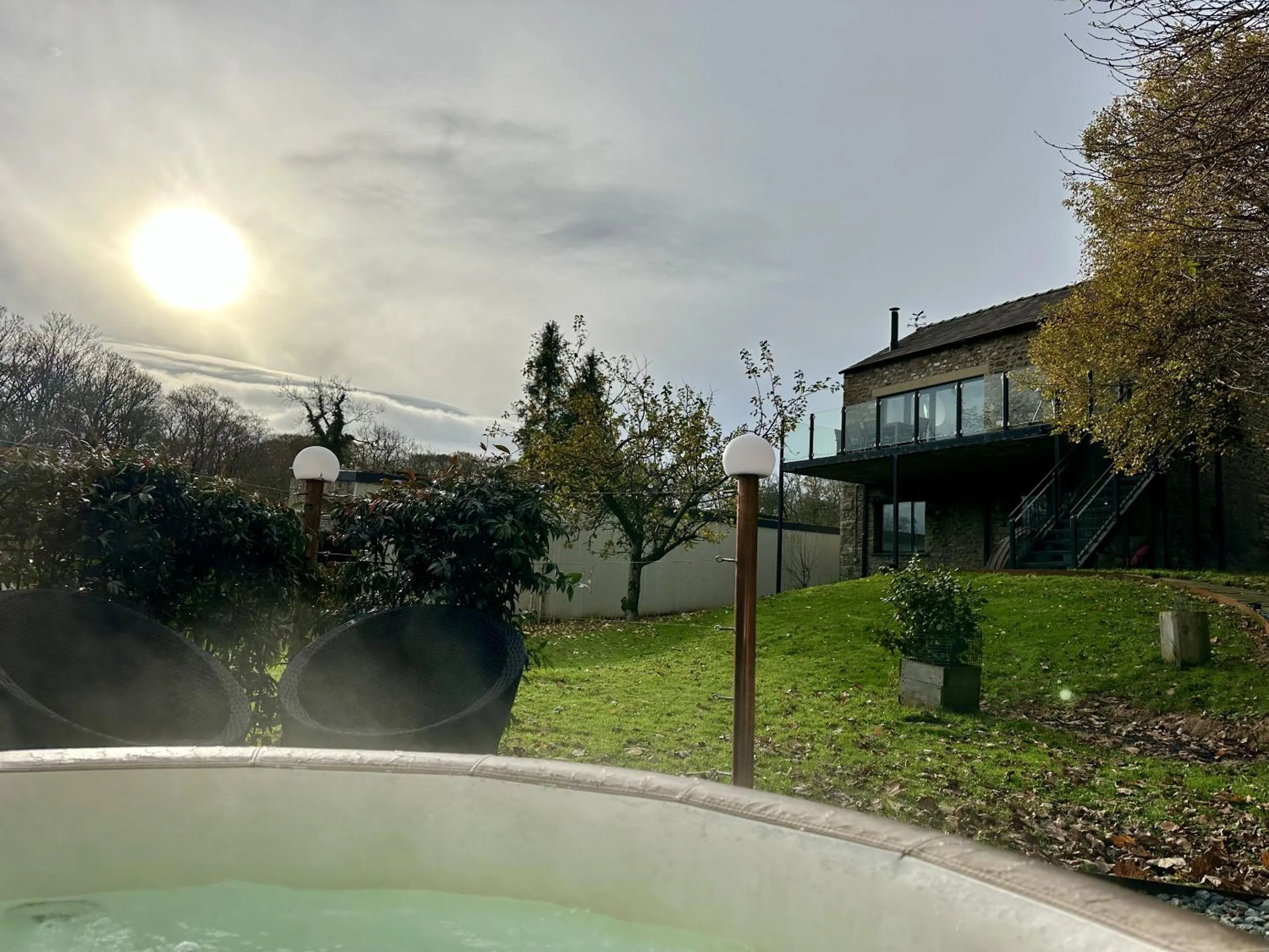Hot Tub in Riverbank Cottage