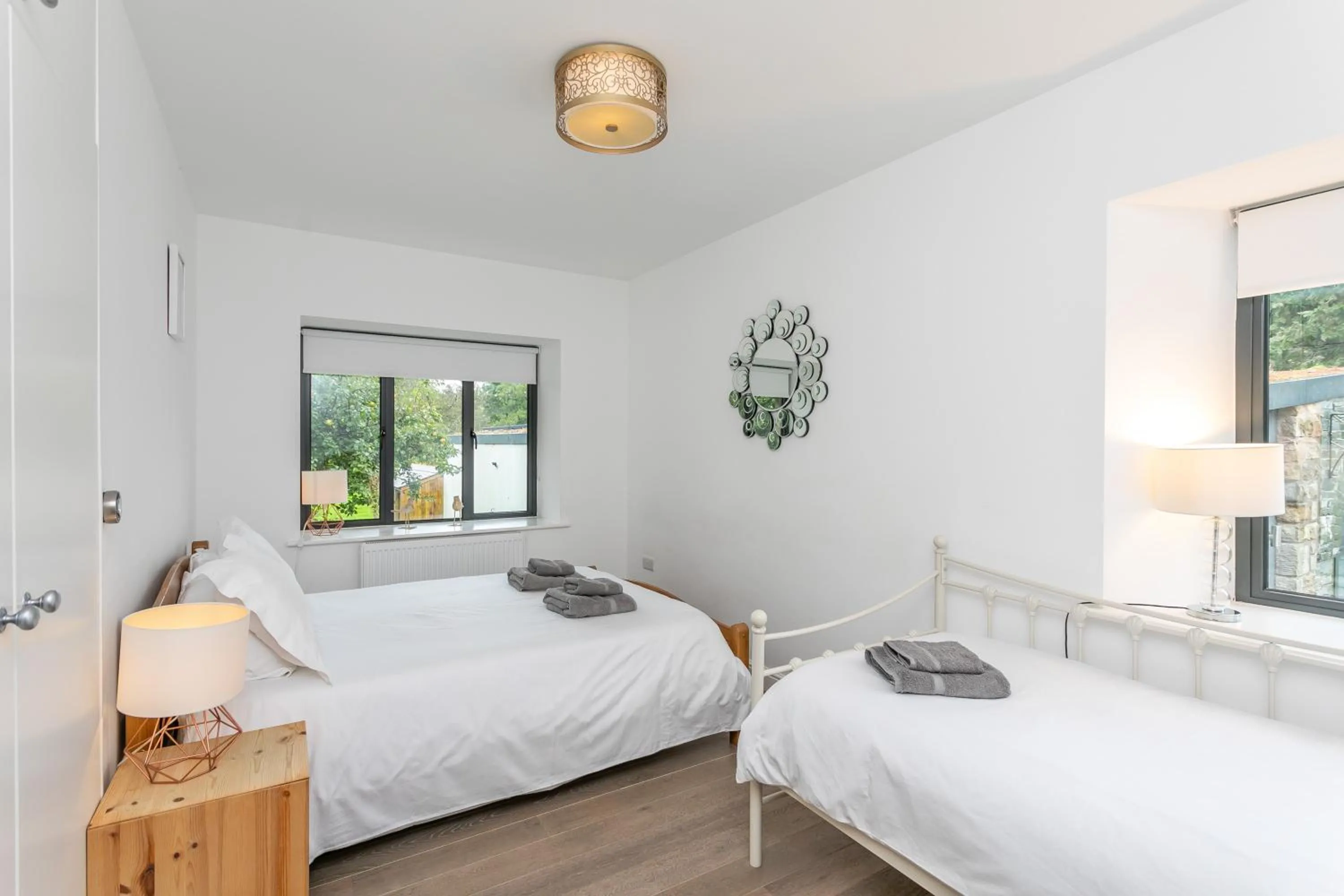 Bedroom, Bed in Riverbank Cottage
