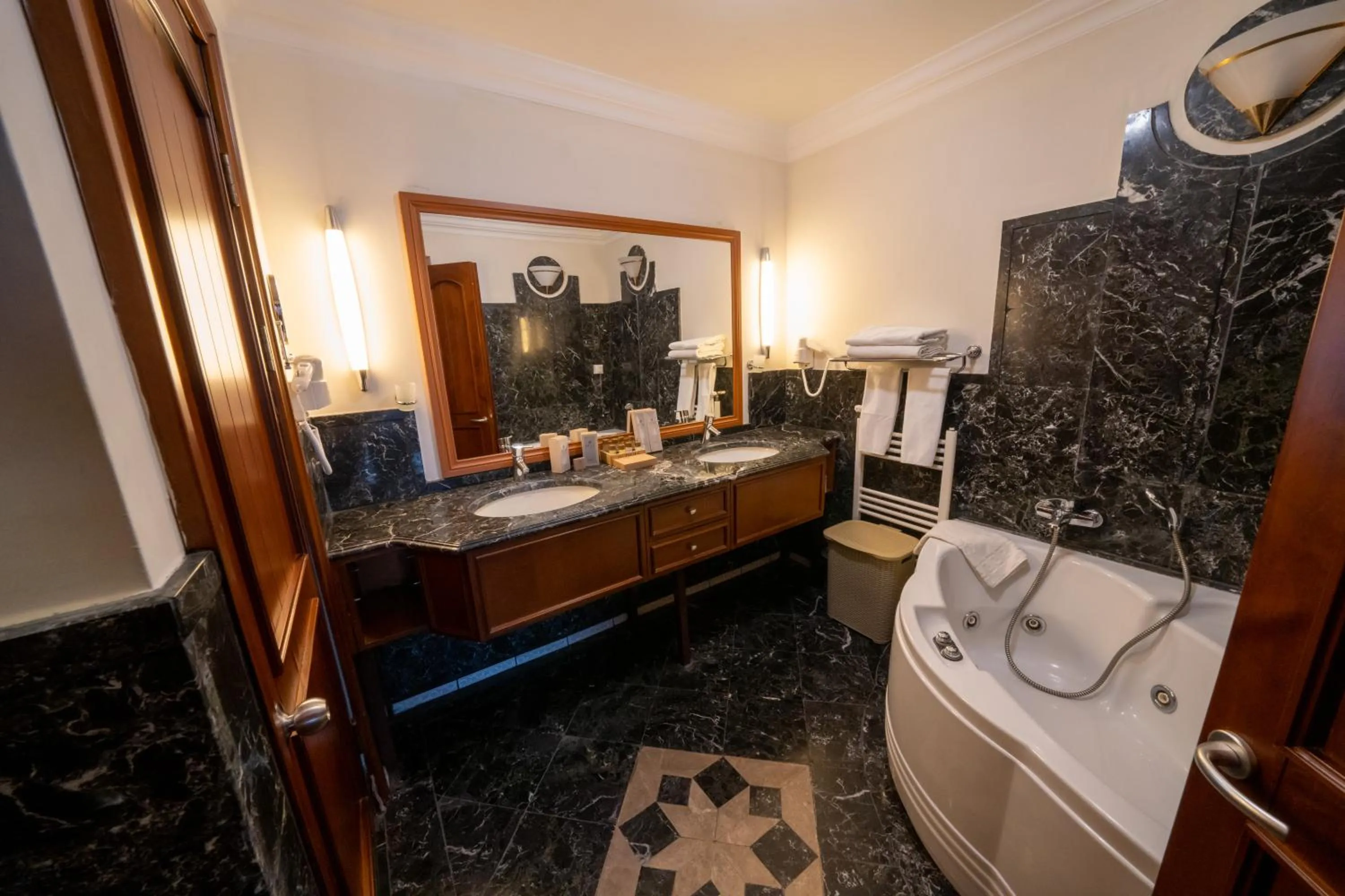 Hot Tub in Duja Chalet Ski Center