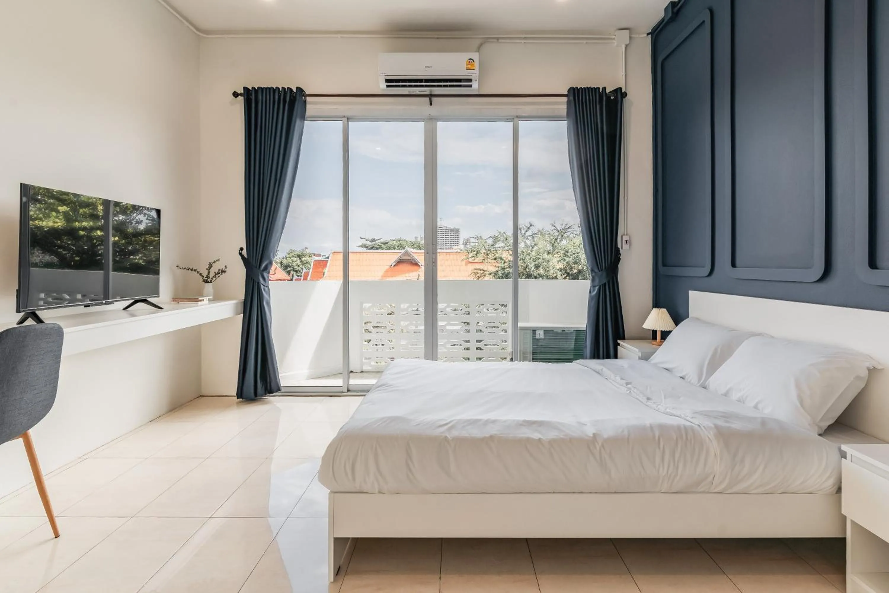 Bed in Shapel Hostel and Cafe