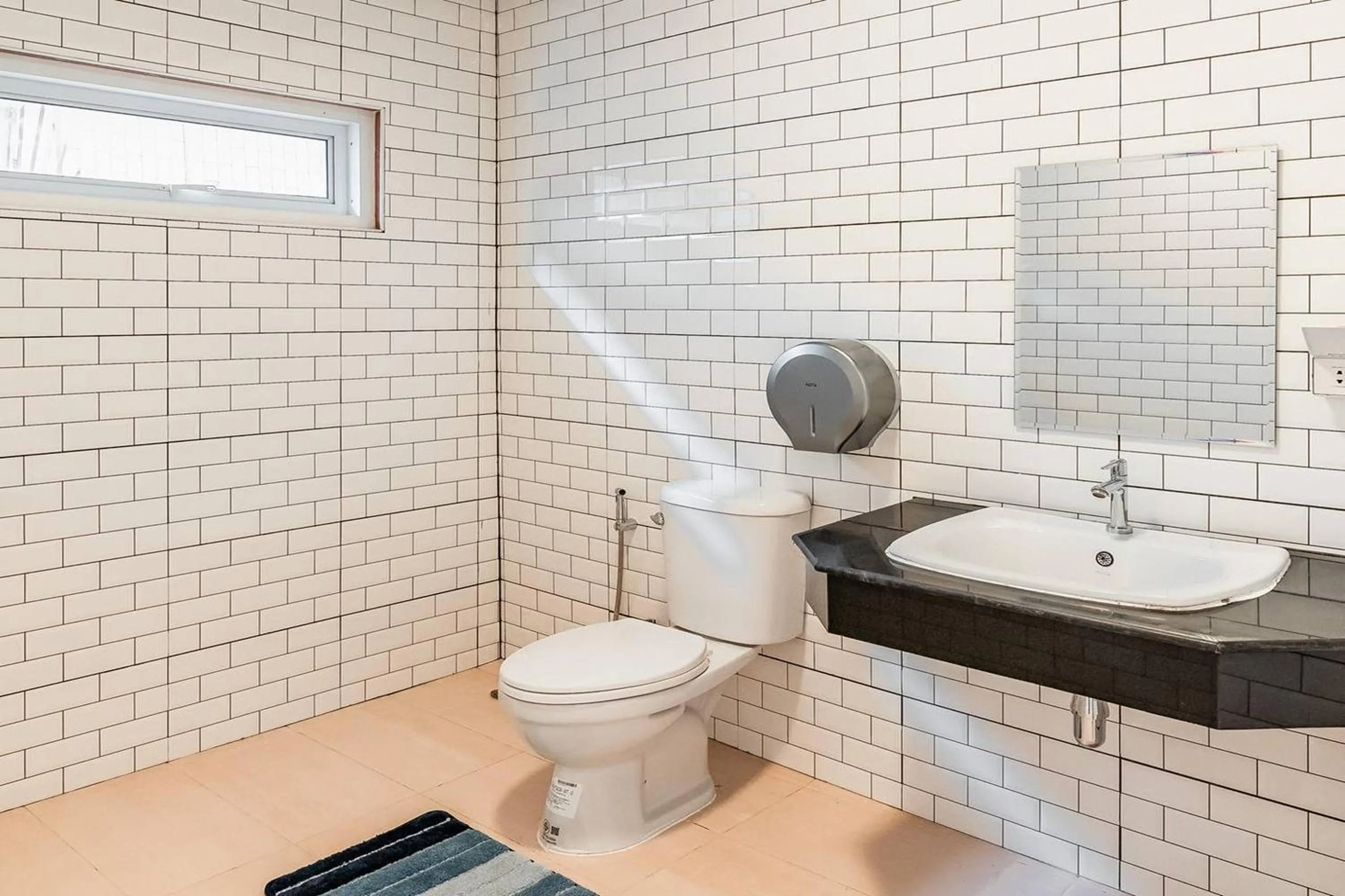 Bathroom in Shapel Hostel and Cafe