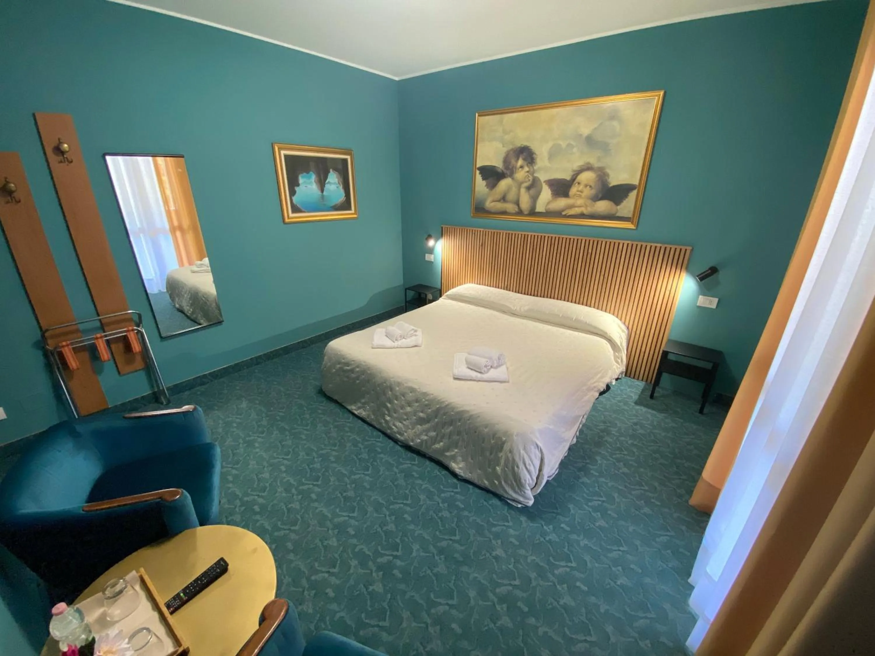 Photo of the whole room, Bed in Hotel Rey's