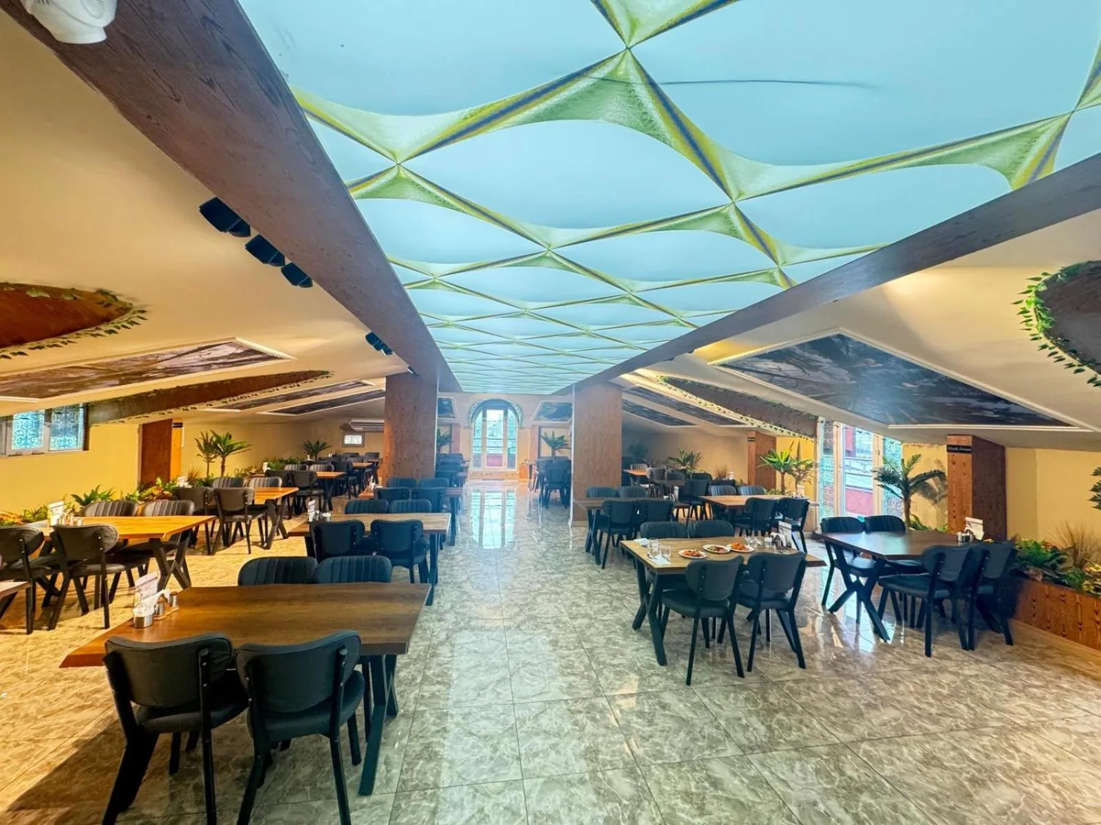 Restaurant/places to eat in El Emin İstanbul Hotel