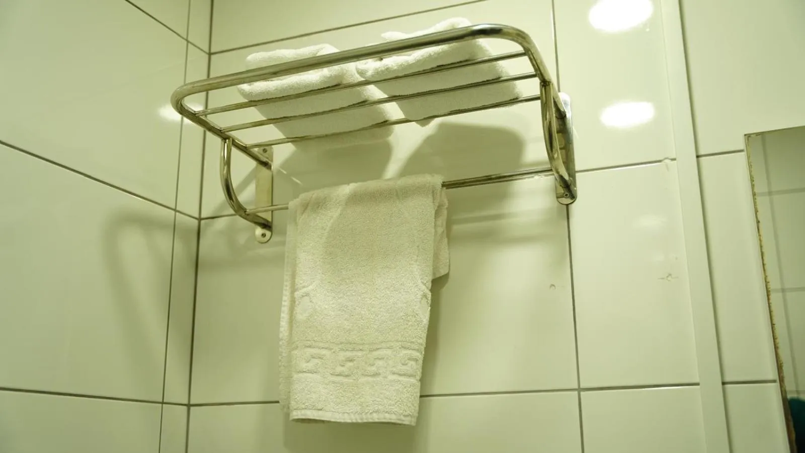 Shower in El Emin İstanbul Hotel