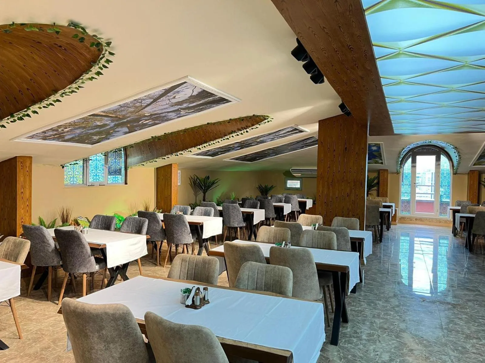 Restaurant/places to eat in El Emin İstanbul Hotel