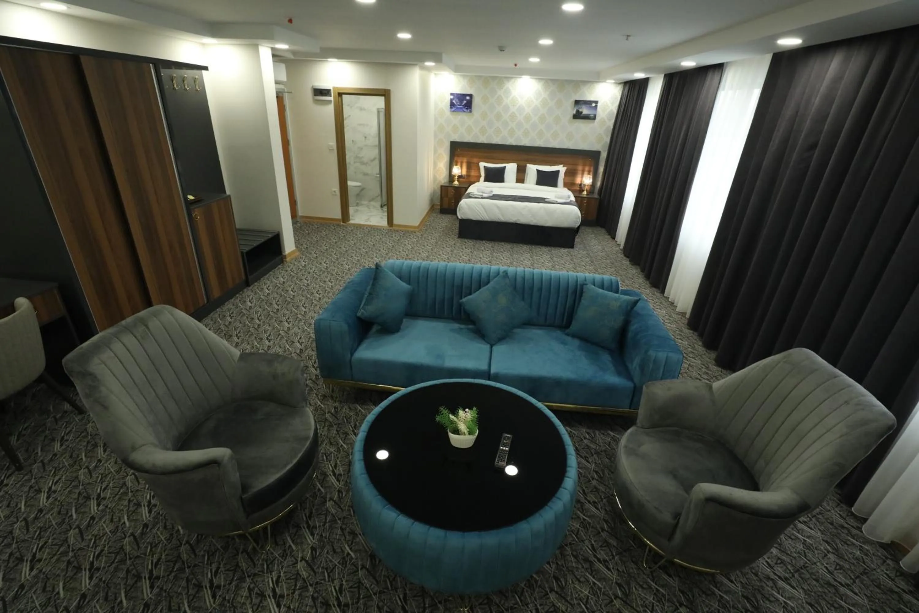 Photo of the whole room, Bed in El Emin İstanbul Hotel